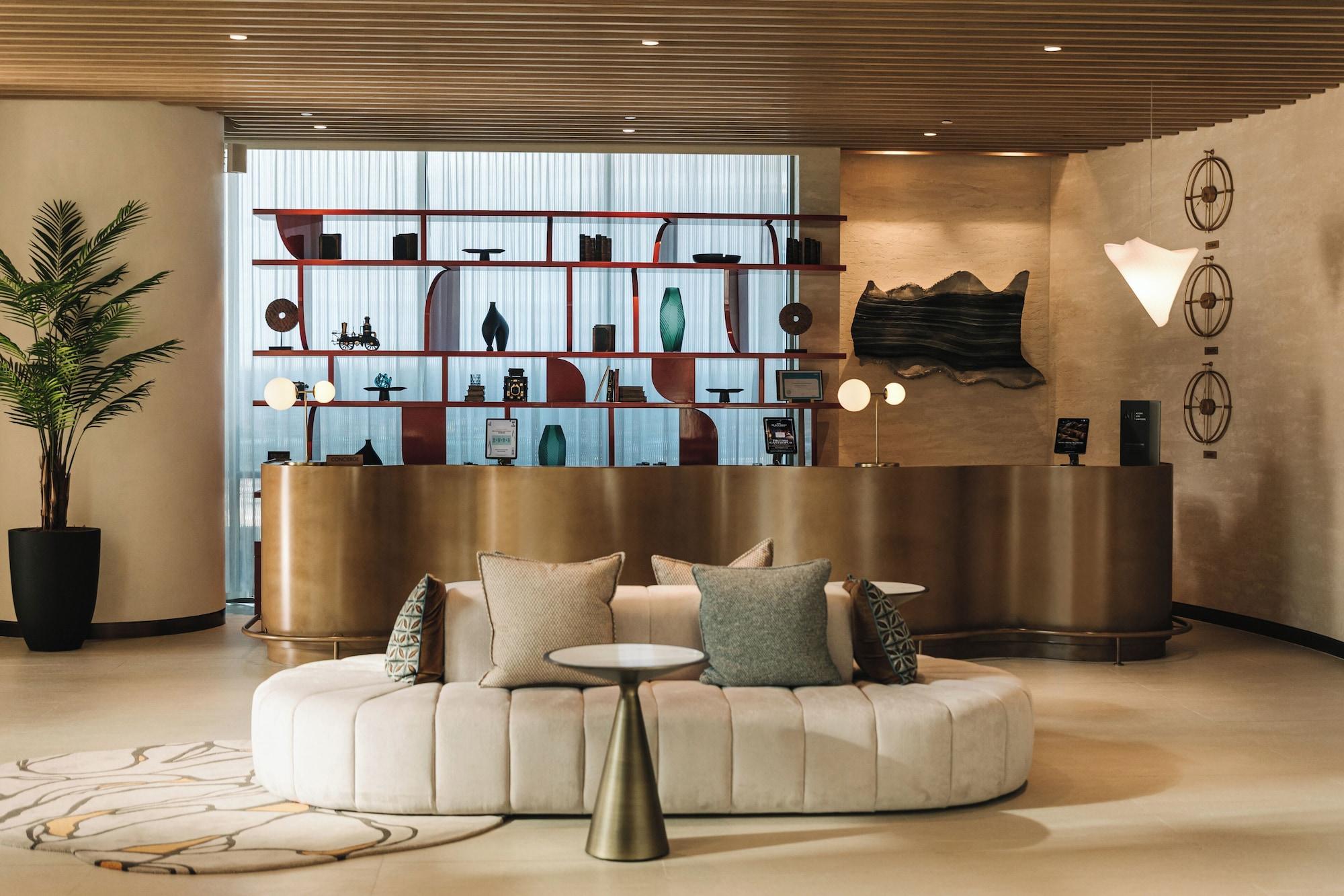Vista Lobby Pullman Dubai Jumeirah Lakes Towers - Hotel and Residence