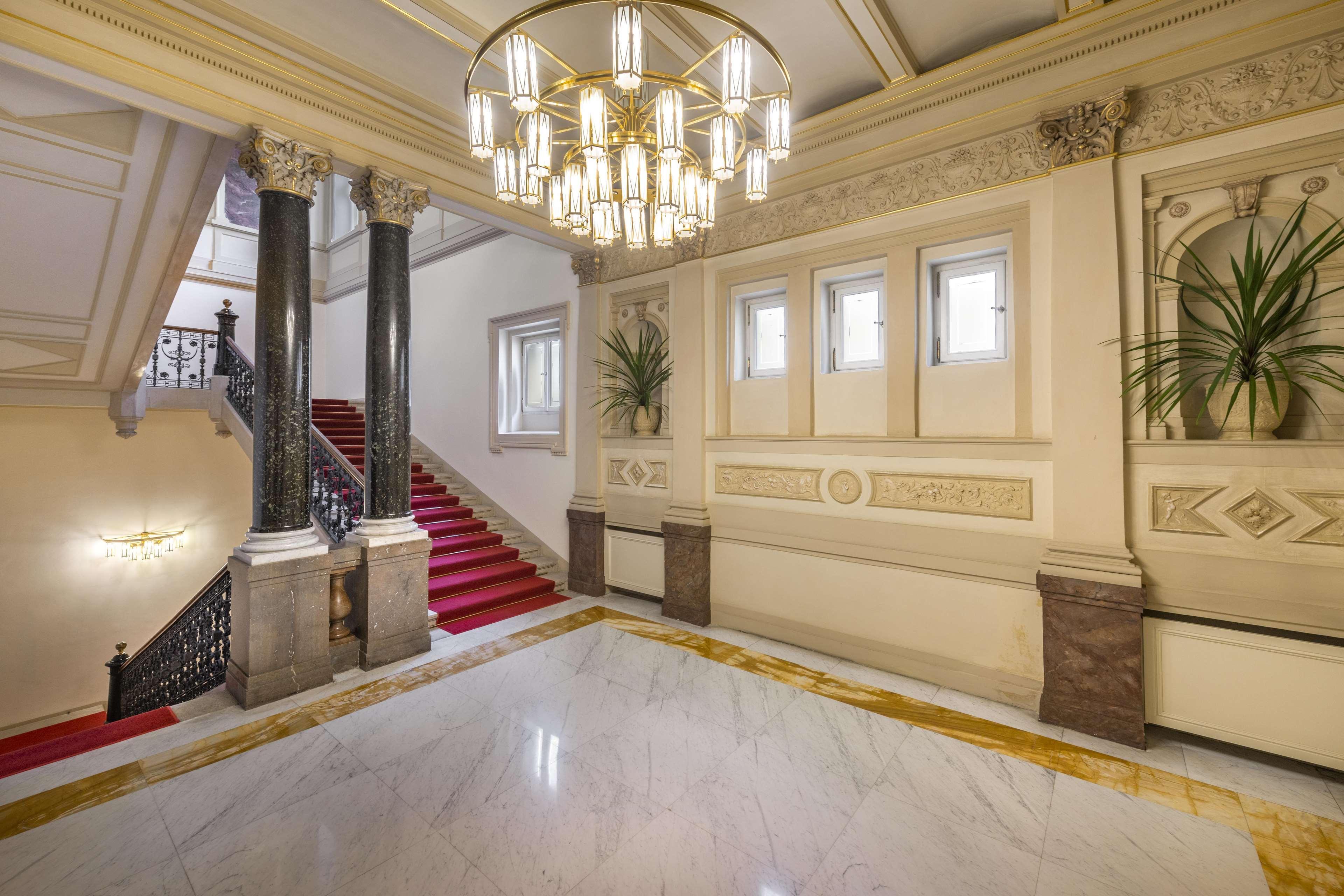 Vista Exterior NH Collection Prague Carlo IV