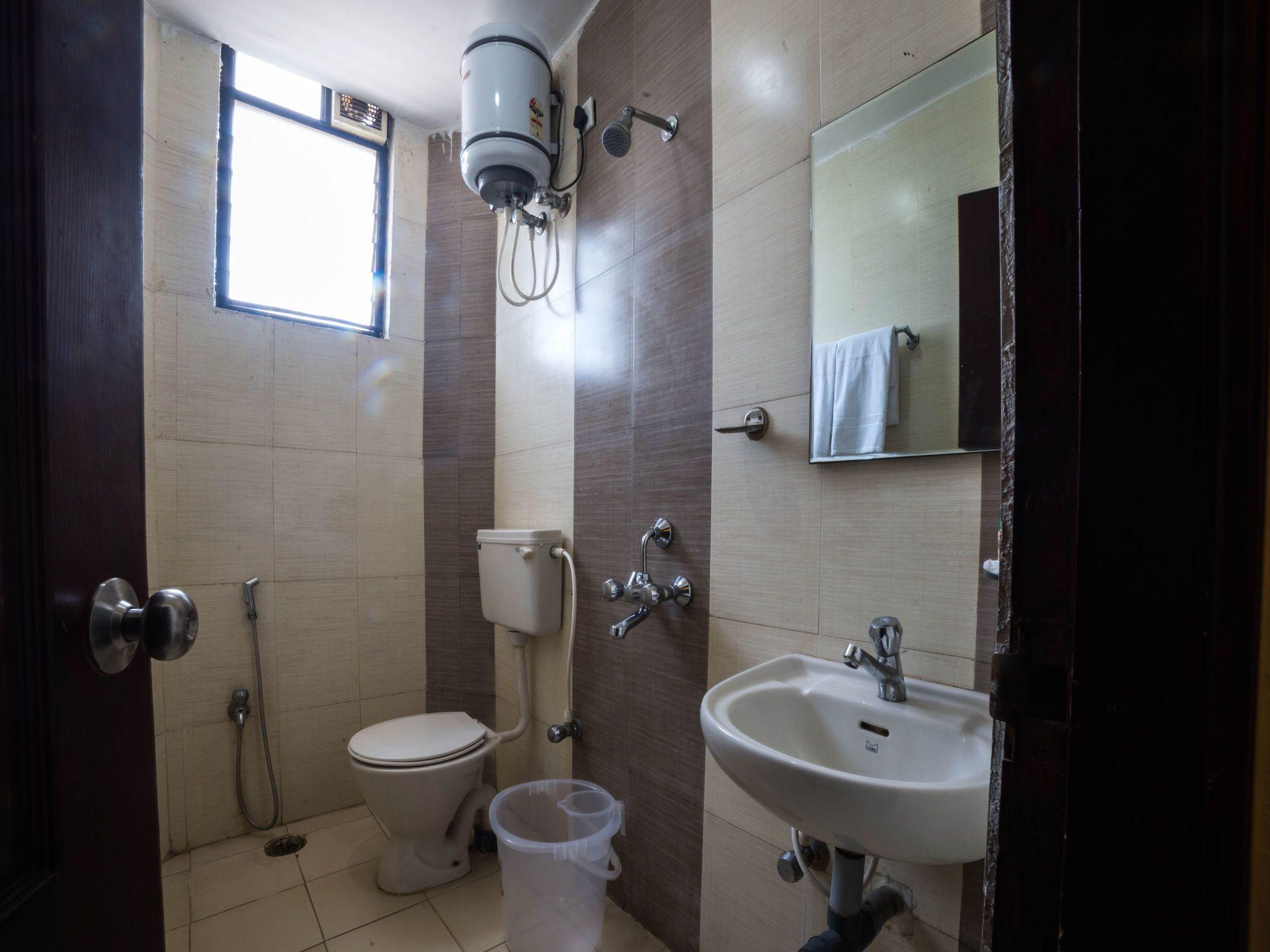 Equipamiento de Habitación OYO 11585 Hotel Shreenithi