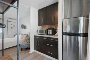 Alquiler Vacacional - Chic City Retreat 93B