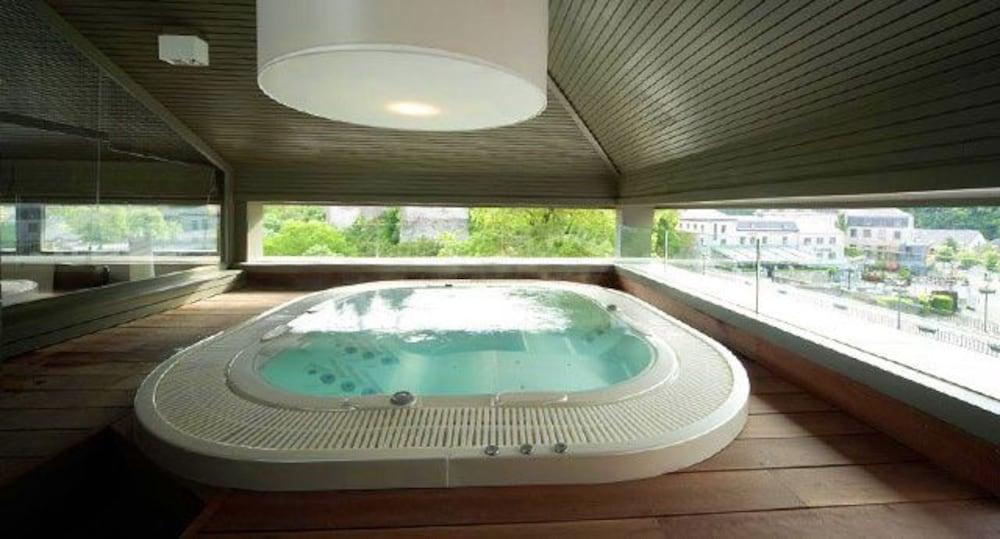 Vista Piscina Hotel Sanglier
