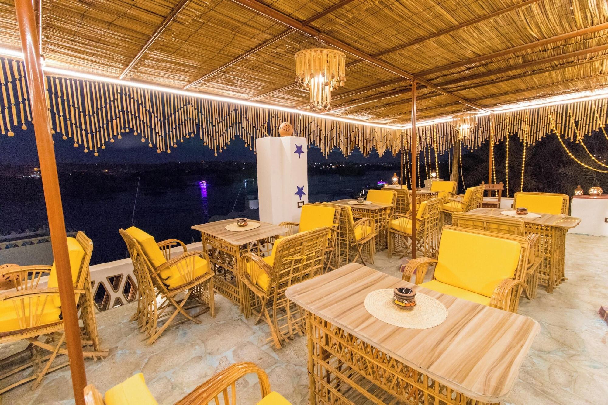 Restaurant Casa Nile View Rooms - Nubian hotel - by kerma hospitality