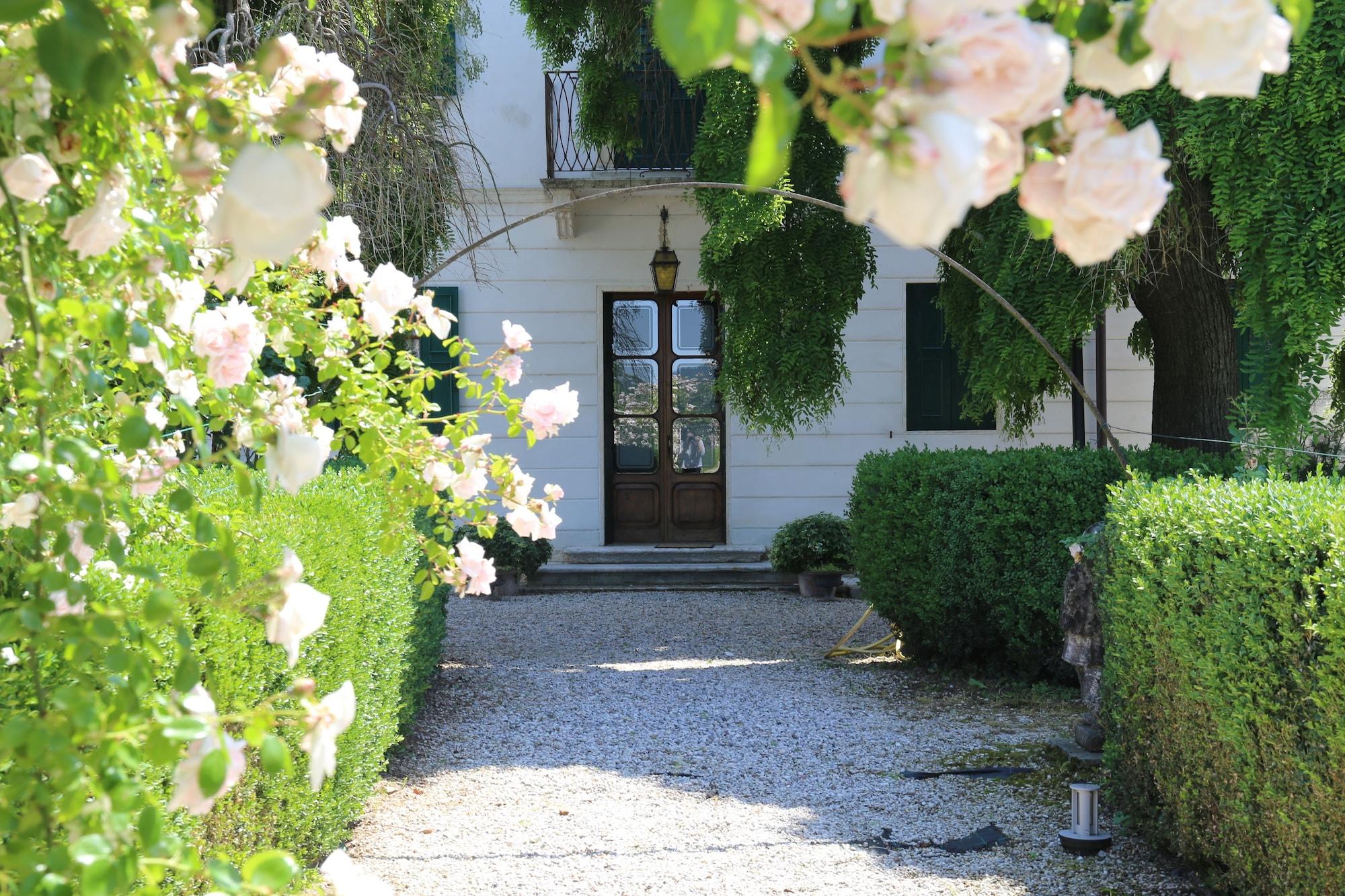 Vista Exterior Villa Nichesola