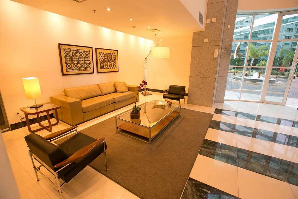 Vista do lobby Biarritz Hplus Long Stay