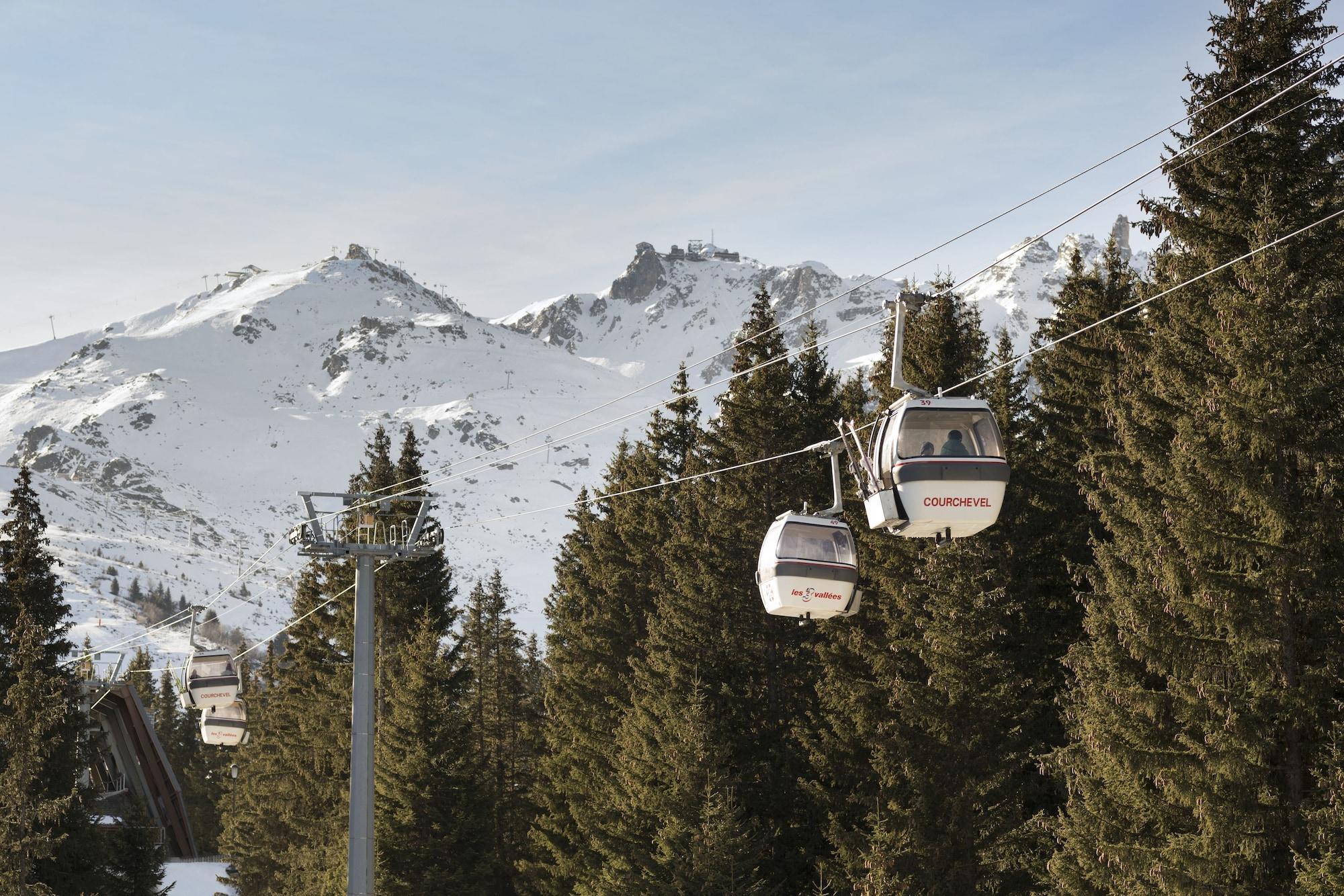 Vista Exterior White 1921 Courchevel