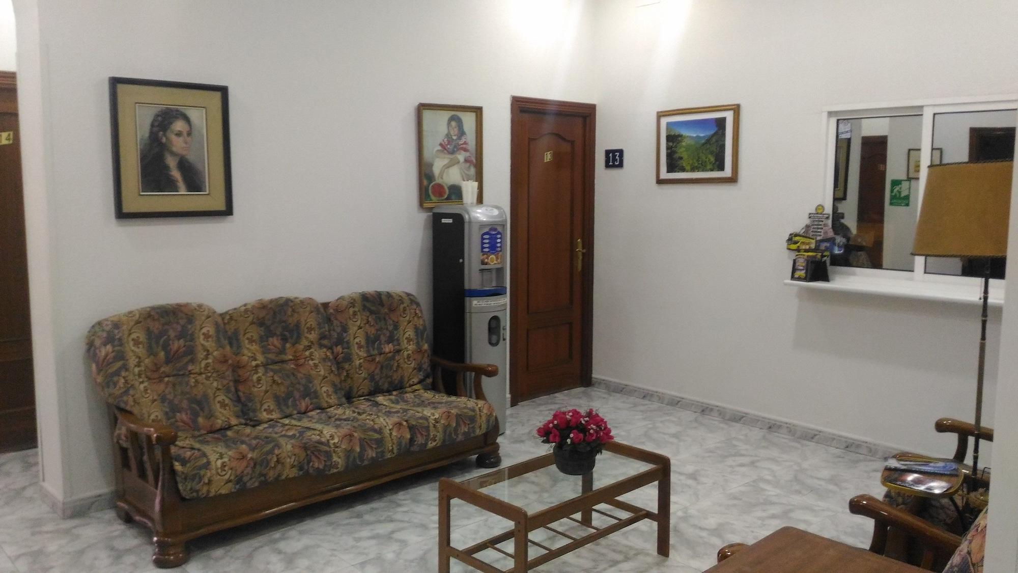 Vista Lobby Hostal Palacios Fuencarral
