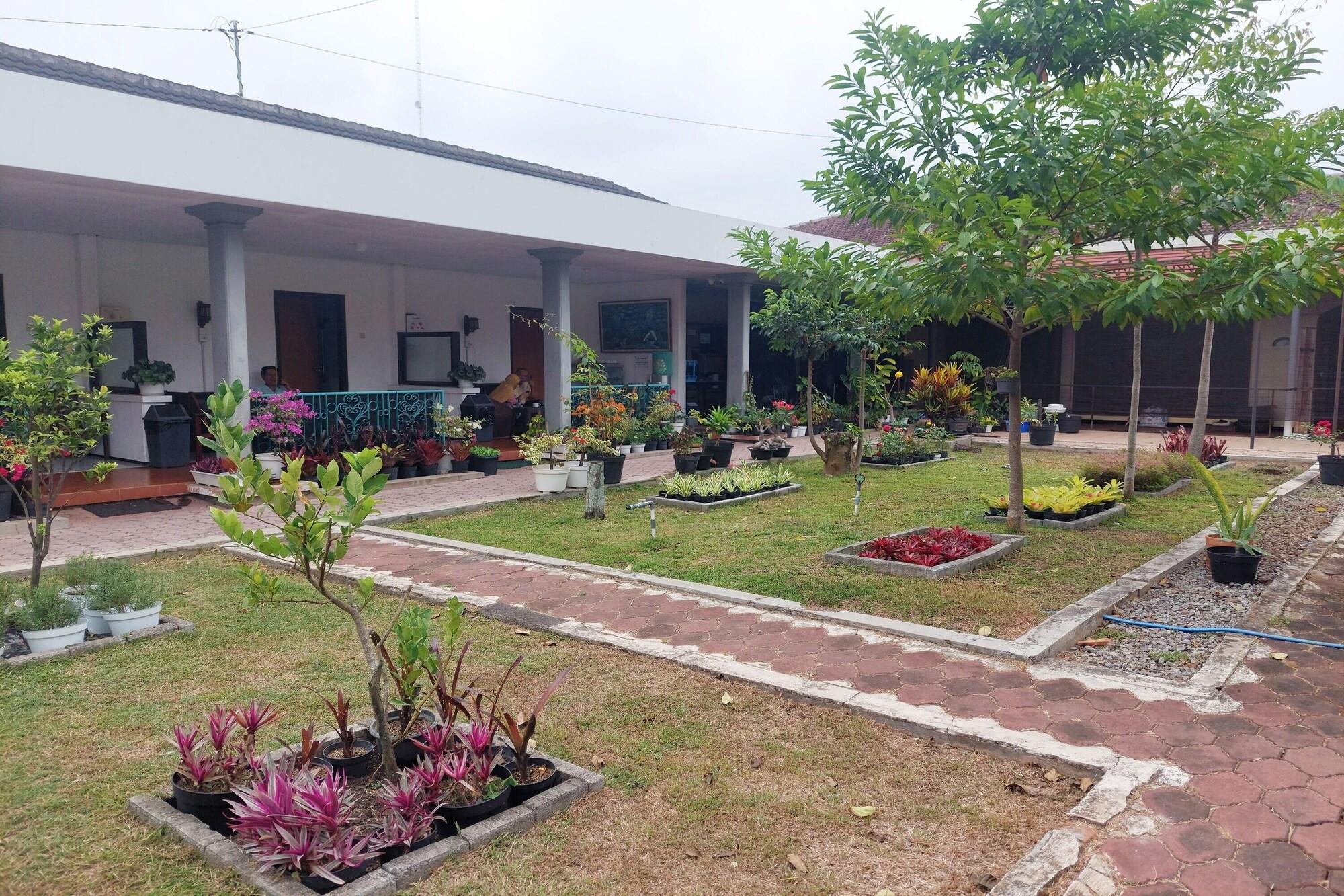 Vista Lobby Vanda Villa Batu
