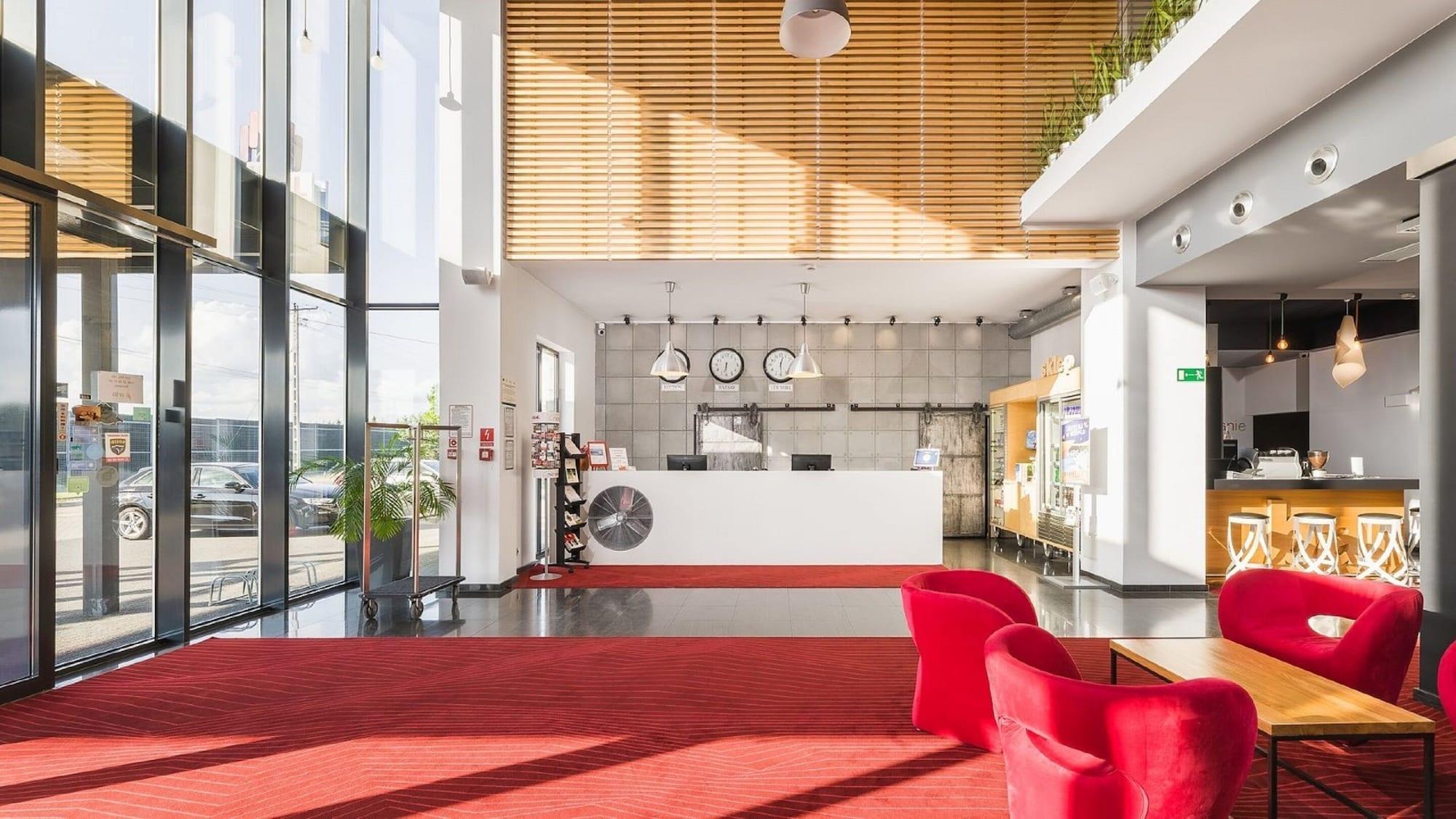 Vista Lobby Artis Loft Hotel