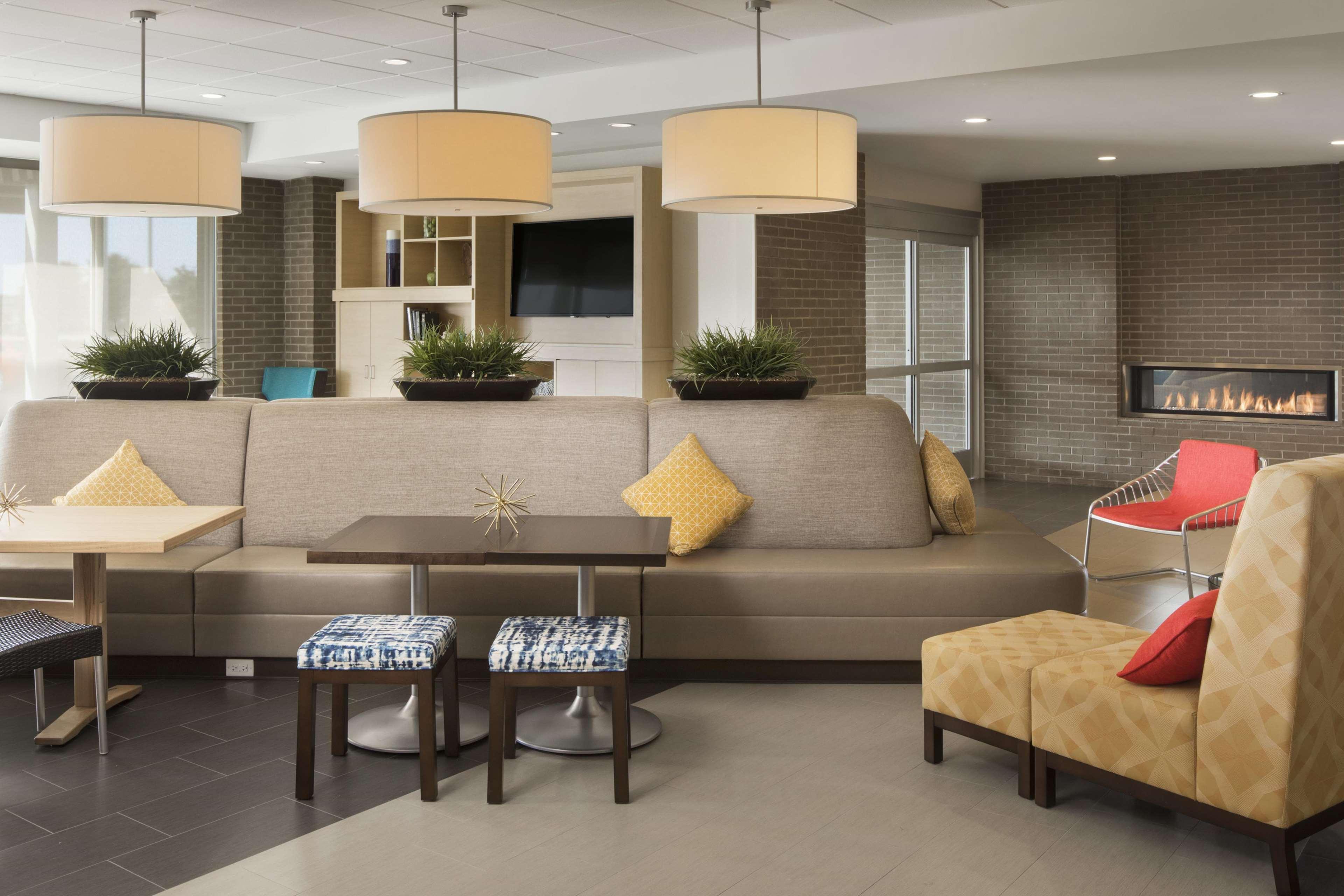 Vista Lobby Home2 Suites by Hilton Mishawaka South Bend, IN