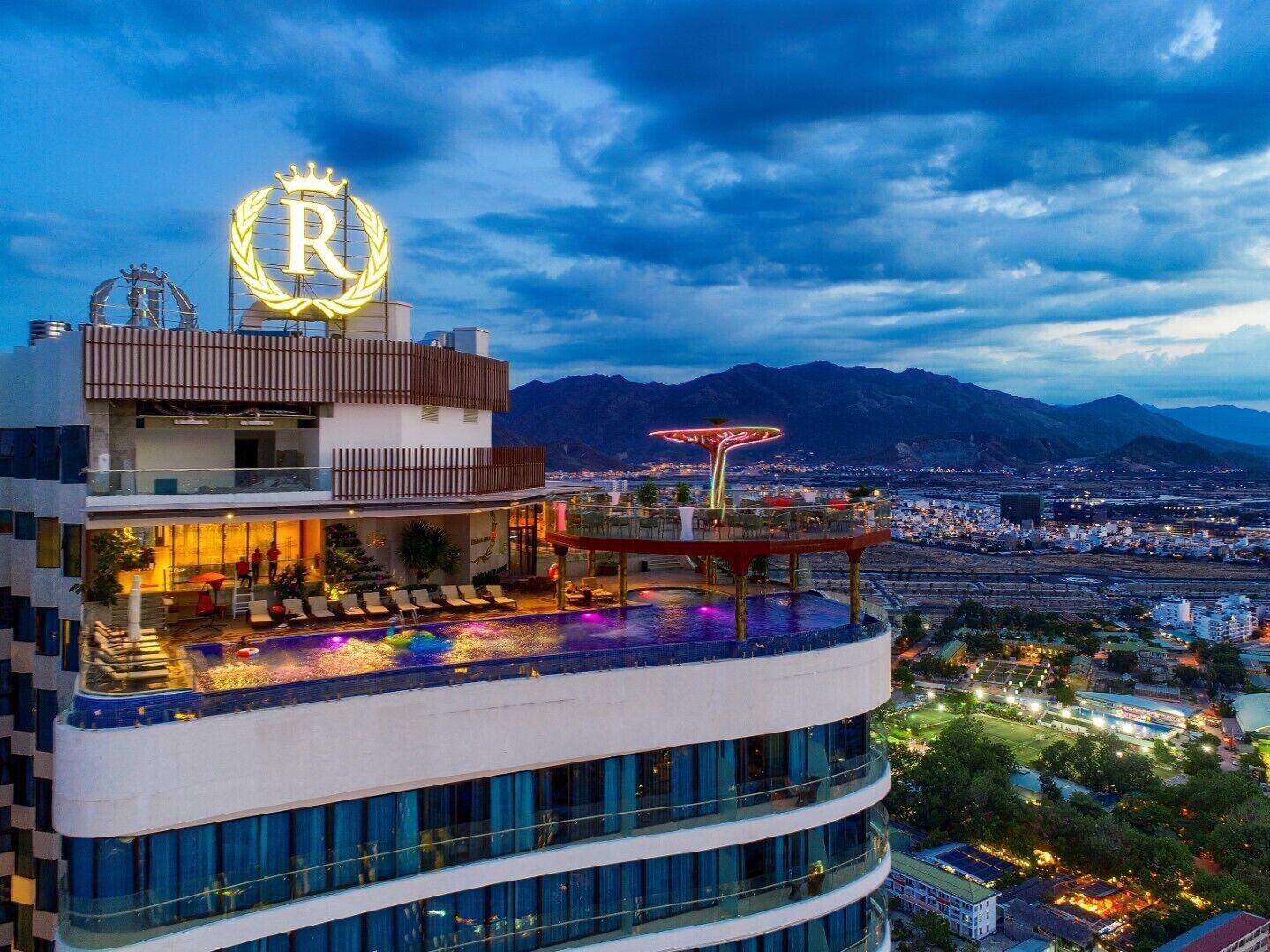 Vista Exterior Regalia Gold Hotel
