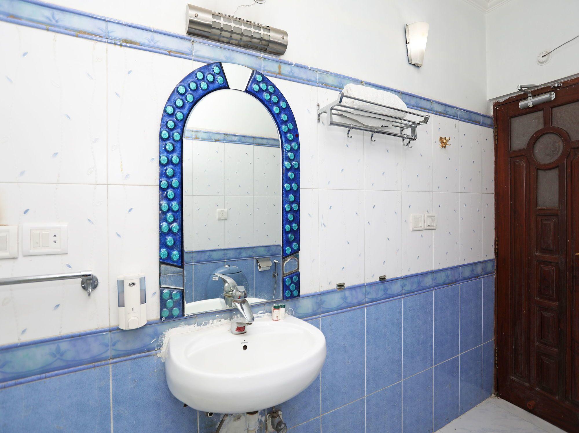 Set de Habitación OYO 2801 Magnate Hotel