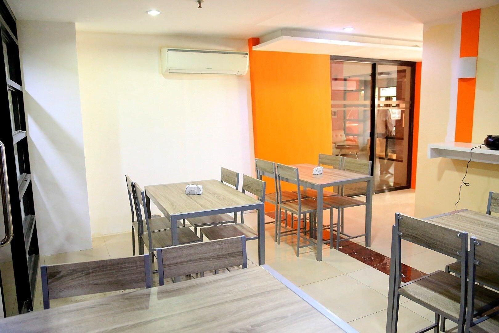 Bar/Salón Travelbee Business Inn