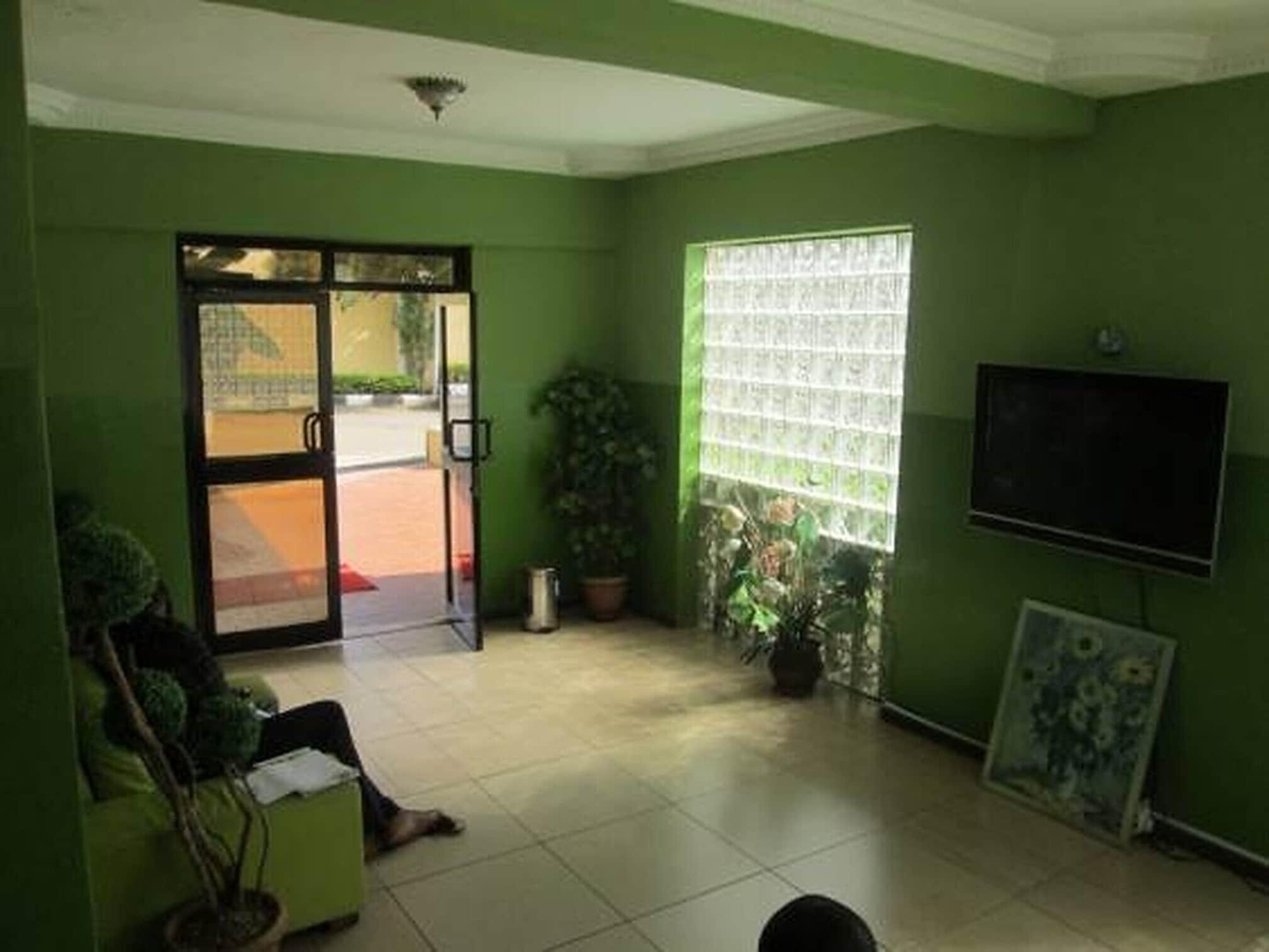 Vista Lobby Lamonde Guest House