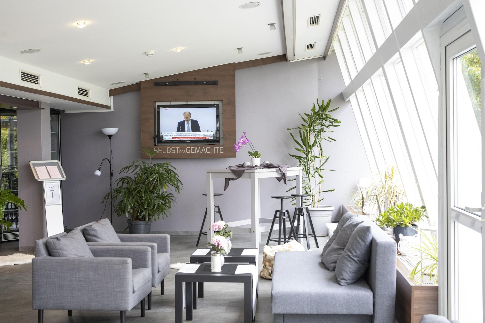 Vista Lobby DAS Loft