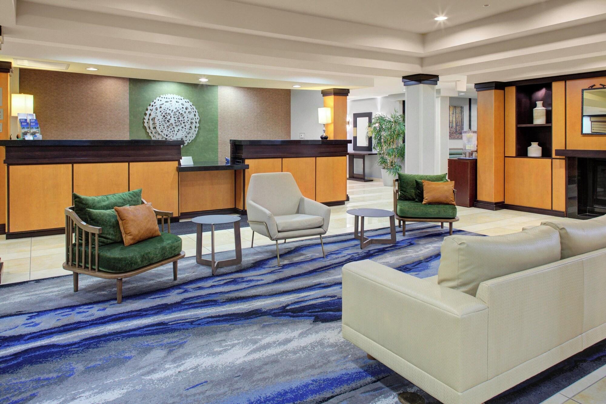 Vista Lobby Fairfield Inn & Suites Indianapolis Avon