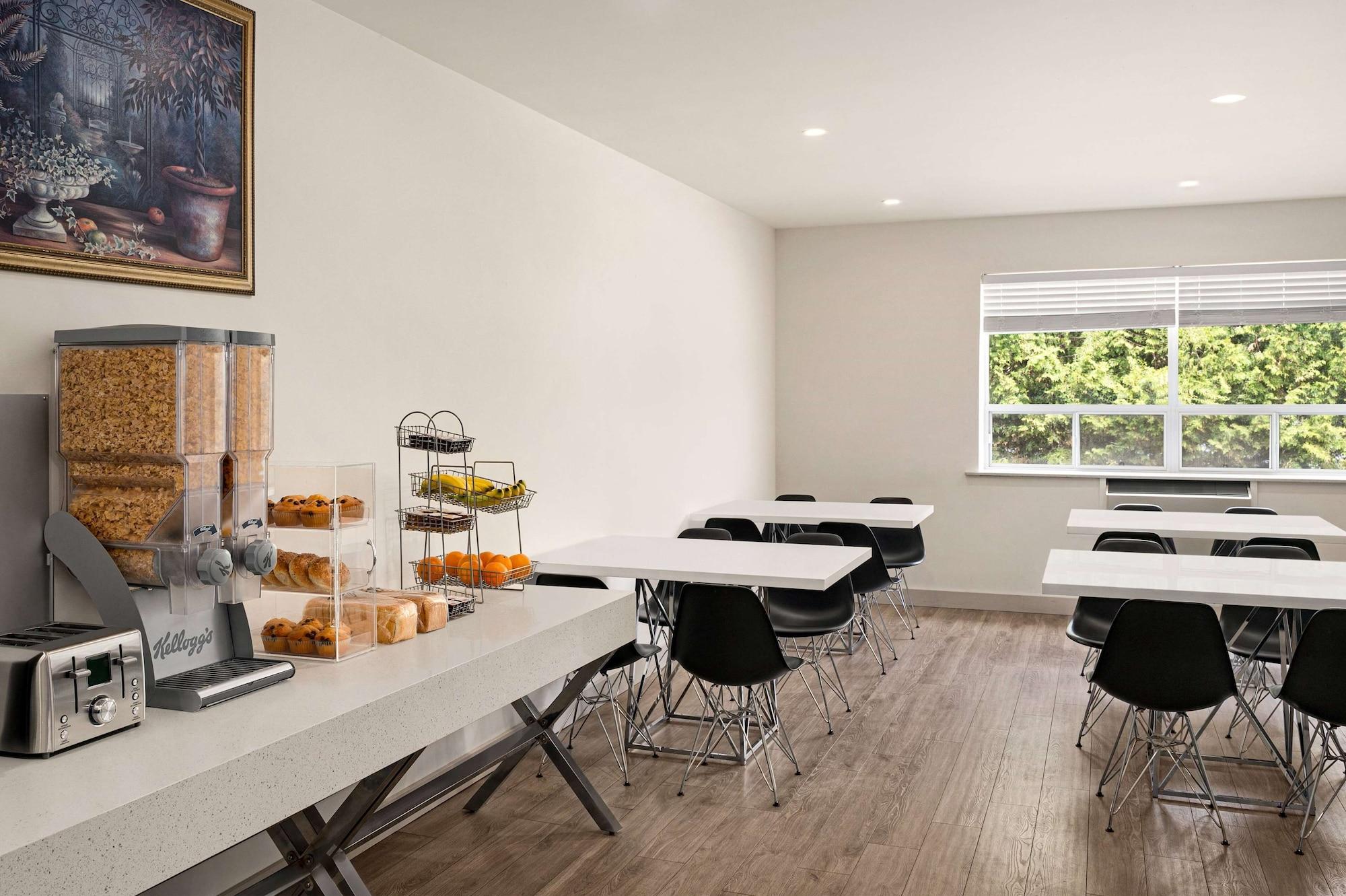 Restaurant Howard Johnson by Wyndham Gravenhurst