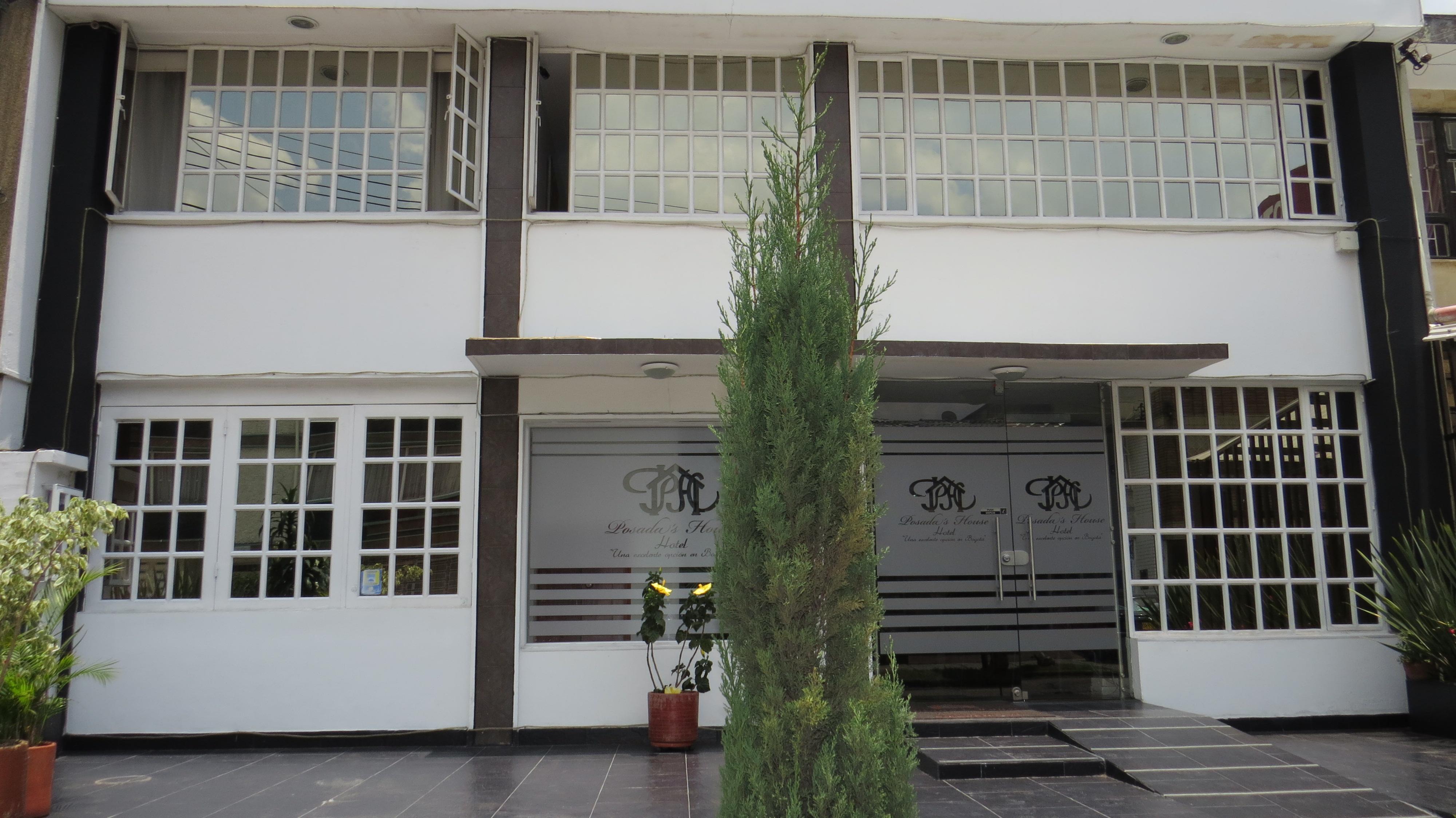 Vista Exterior Posadas House