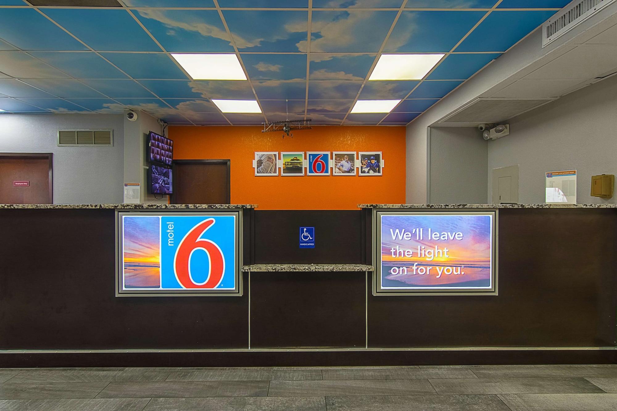 Vista Lobby Motel 6 Atlanta, GA - Atlanta Airport