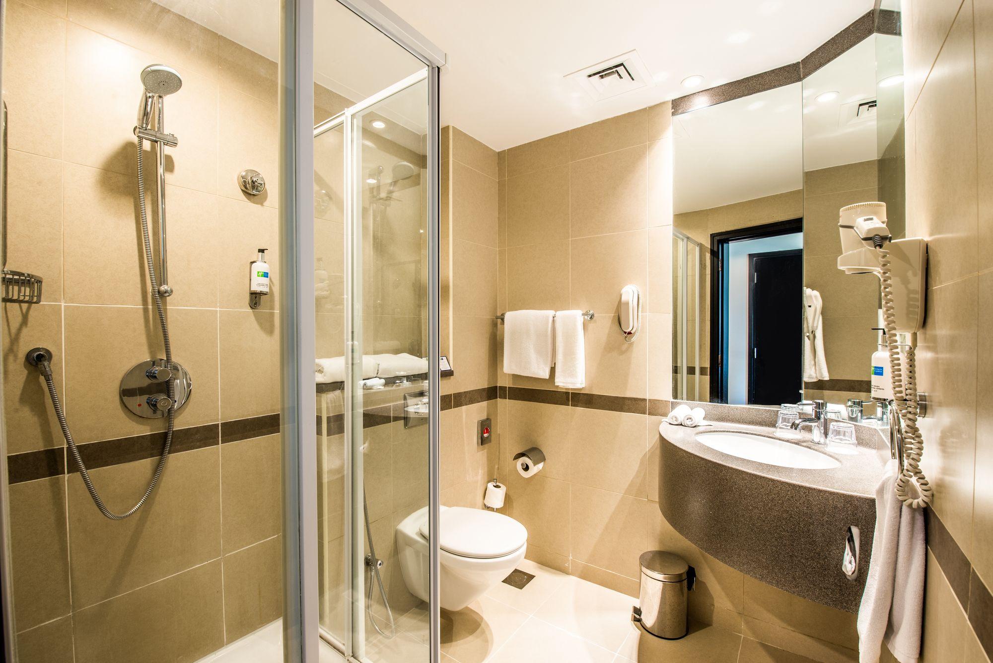 Comodidades do quarto Holiday Inn Express Dubai Jumeirah