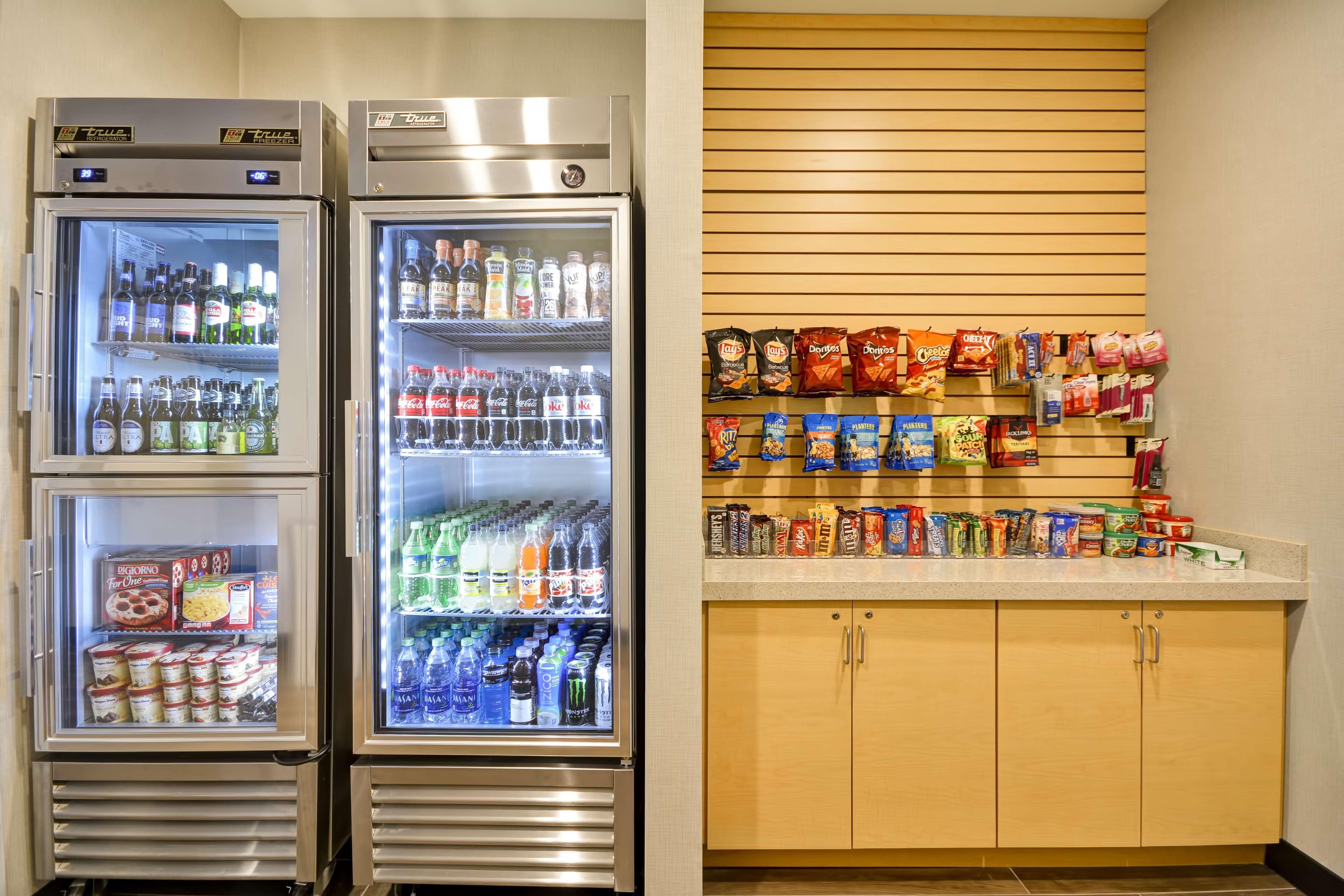 Restaurant Home2 Suites by Hilton Evansville