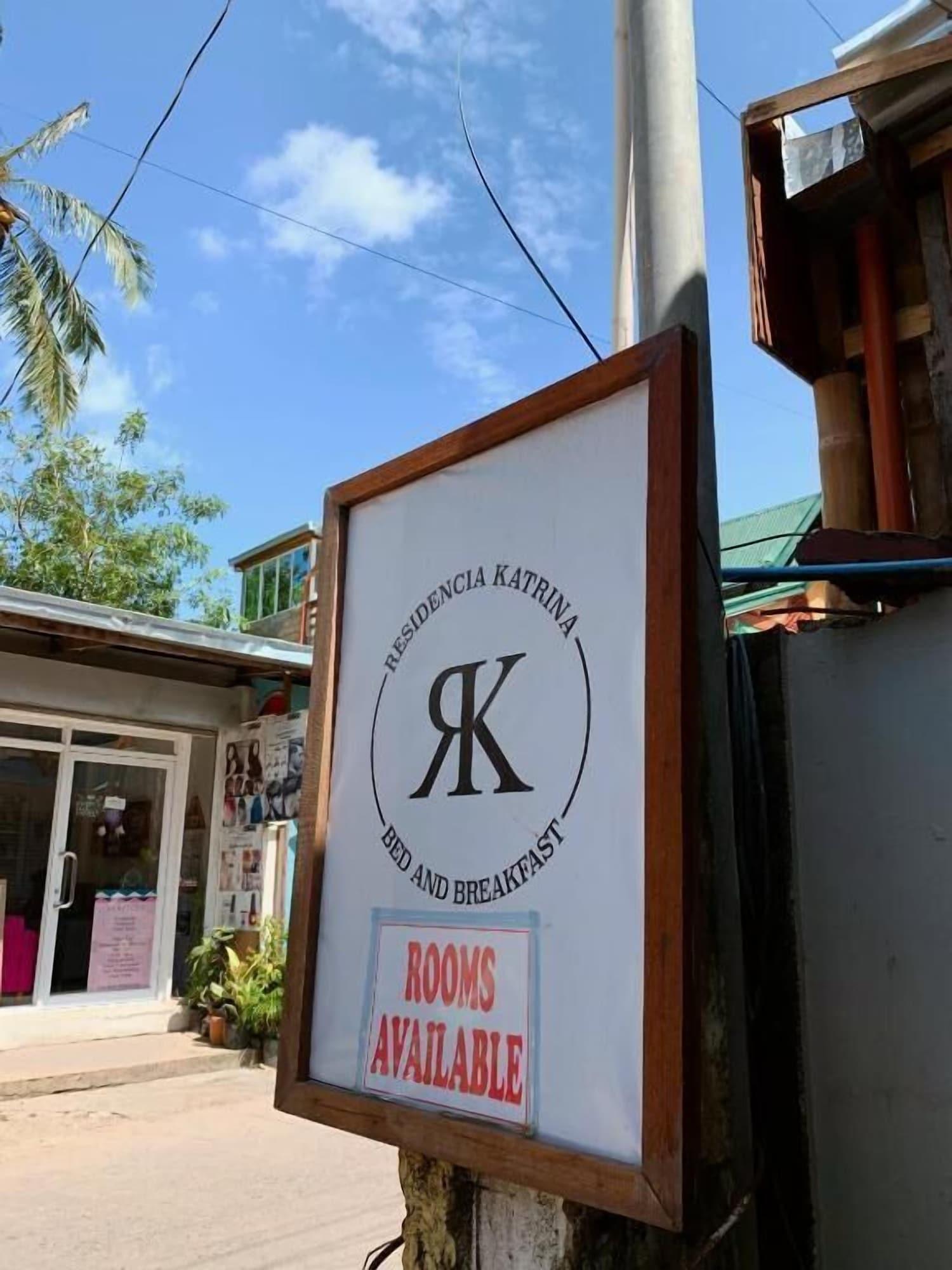 Vista Exterior Residencia Katrina Bed & Breakfast