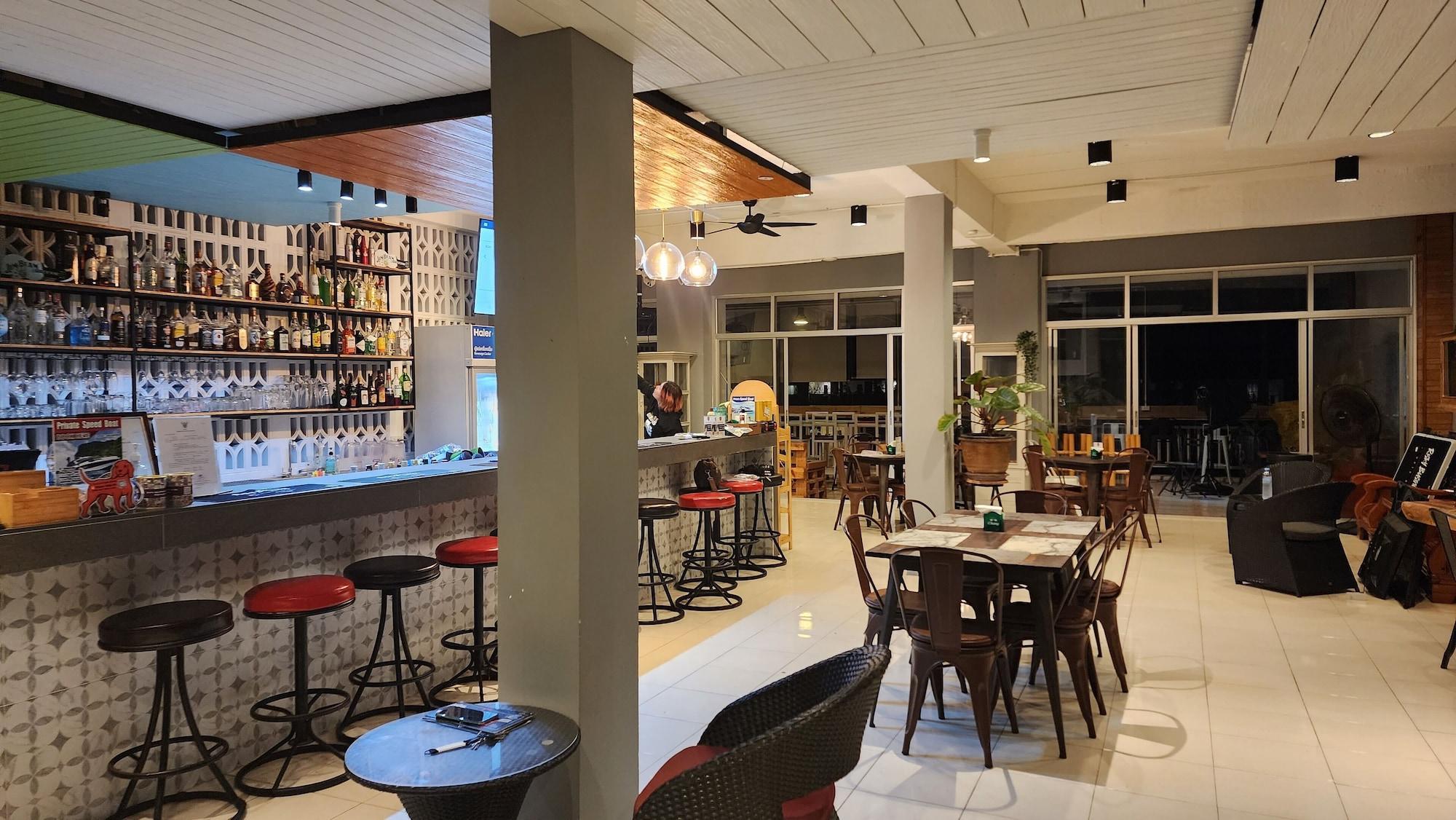 Restaurant iRest Ao Nang Krabi - Hostel