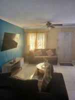 Alquiler Vacacional - Beautiful spacious Town house. Near mini supermarkets, restaurants,gas stations.