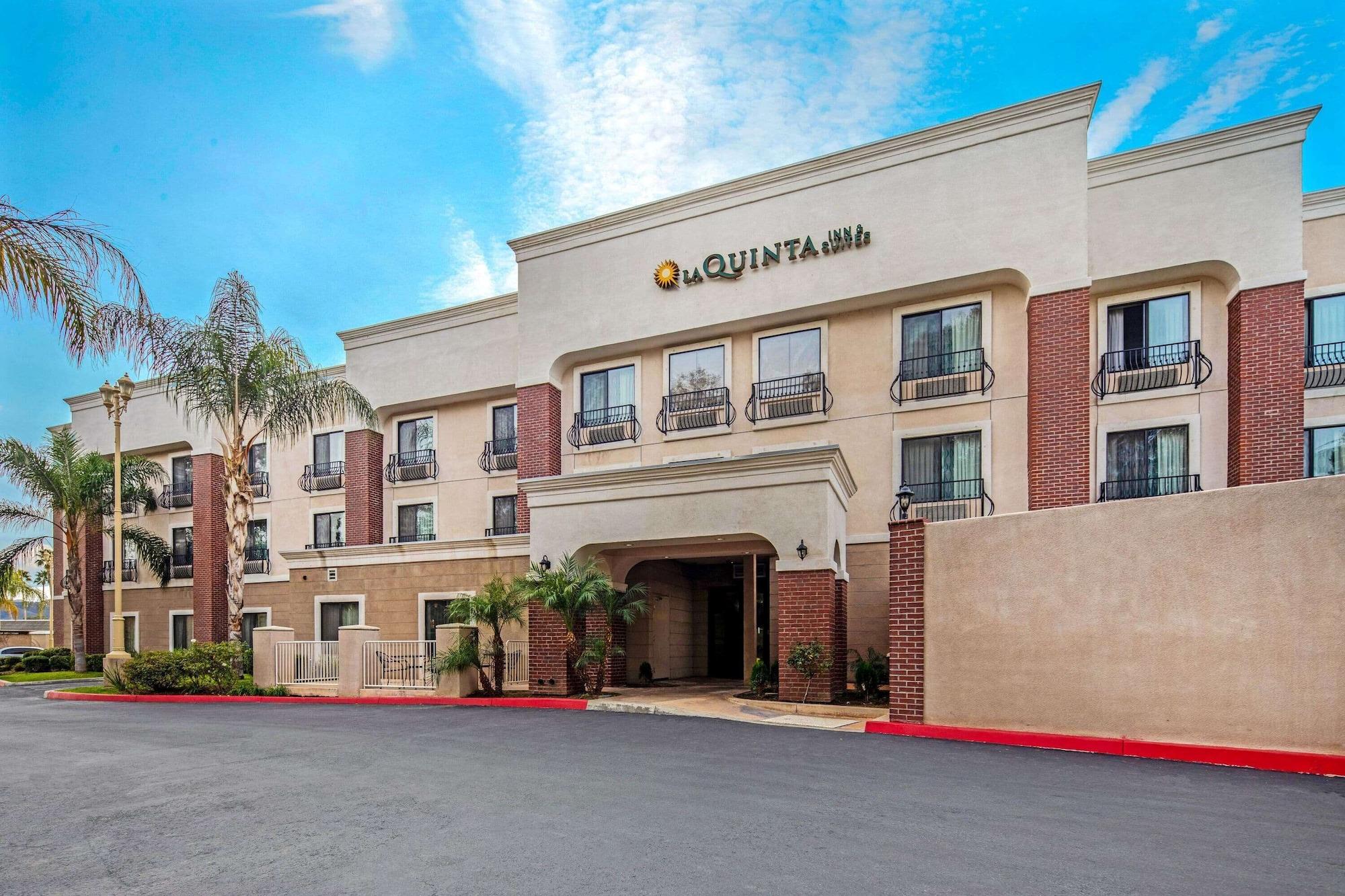 Vista Exterior La Quinta Inn & Suites by Wyndham Temecula