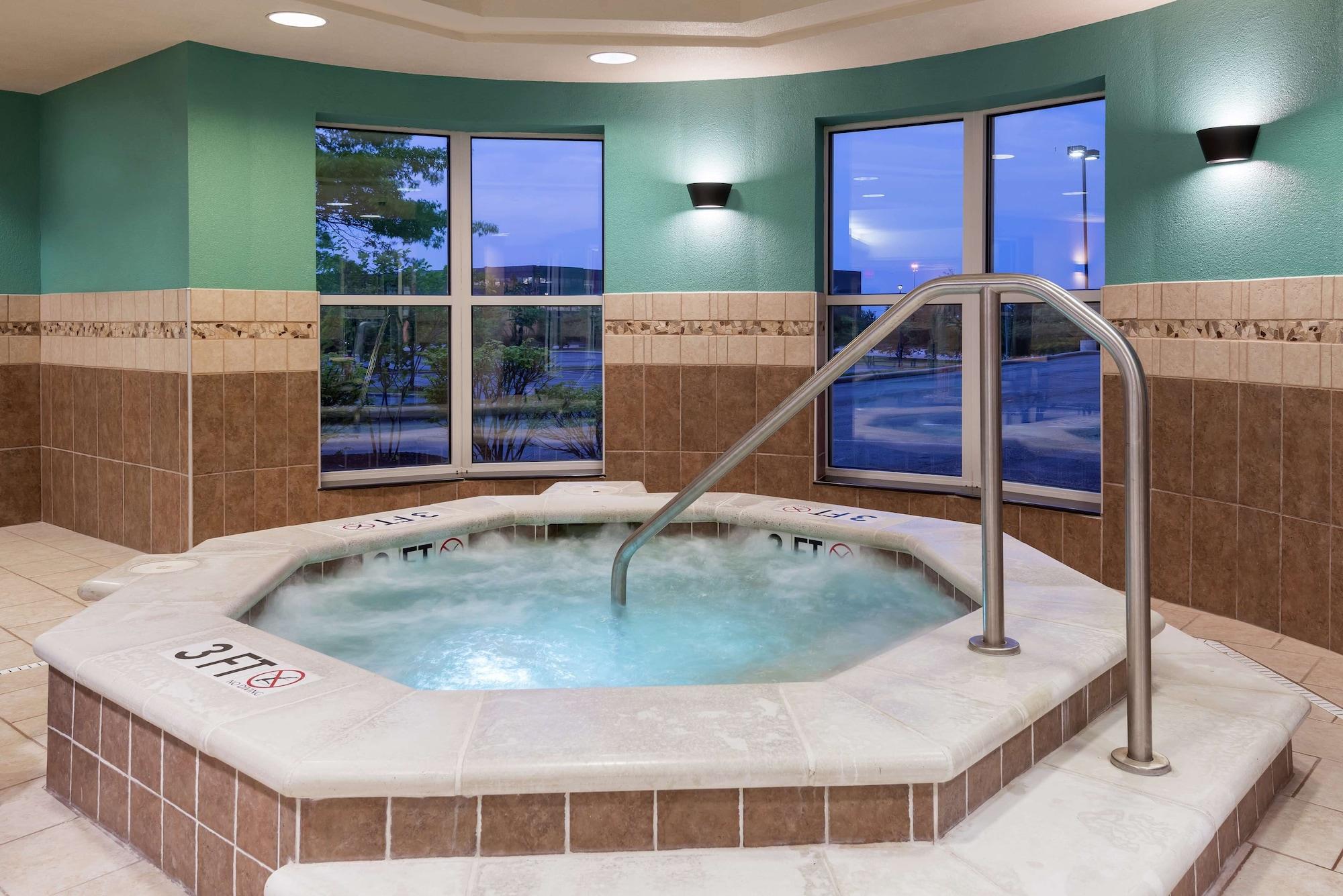 Spa Homewood Suites by Hilton Cleveland-Beachwood