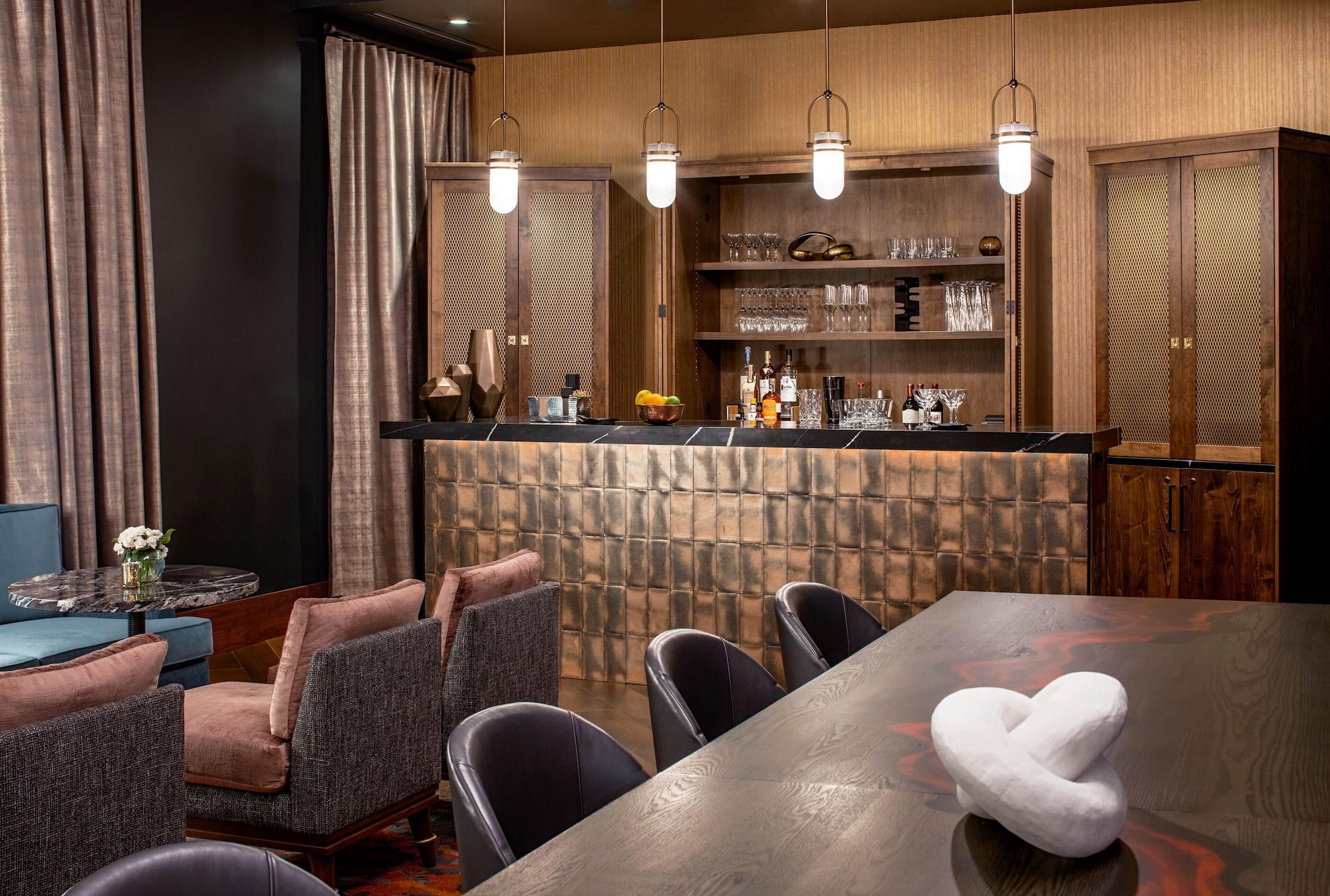 Bar/Salón The Industrialist Hotel, Pittsburgh, Autograph Collection