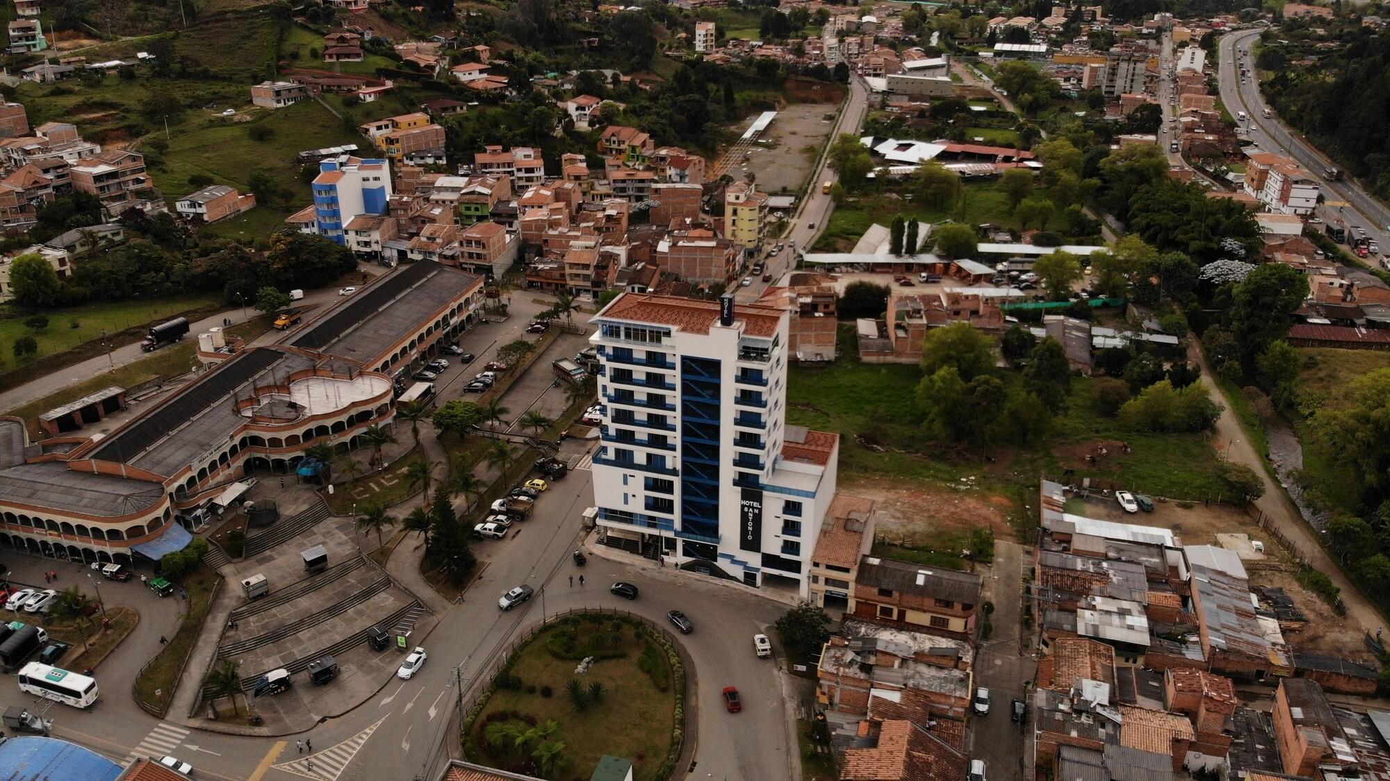 Vista Exterior Hotel San Antonio Guarne