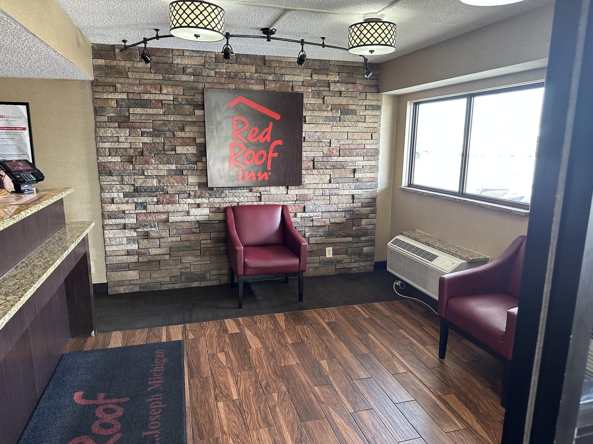 Vista Lobby Red Roof Inn Benton Harbor - St Joseph