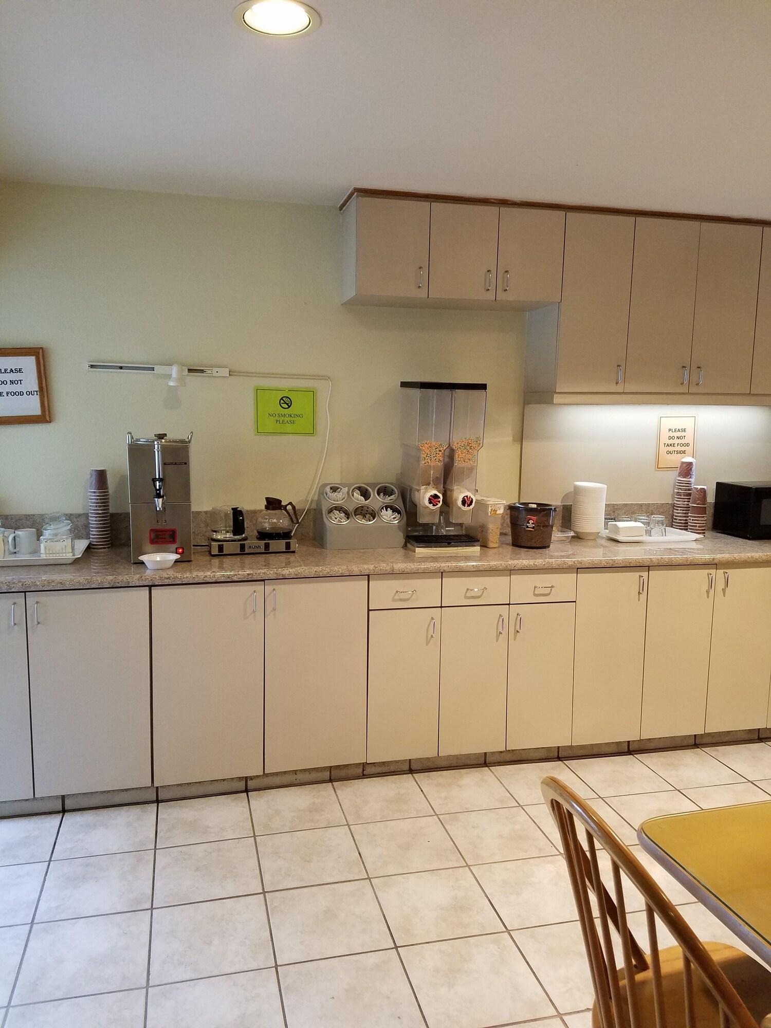 Restaurant Motel 6 Anaheim Hills