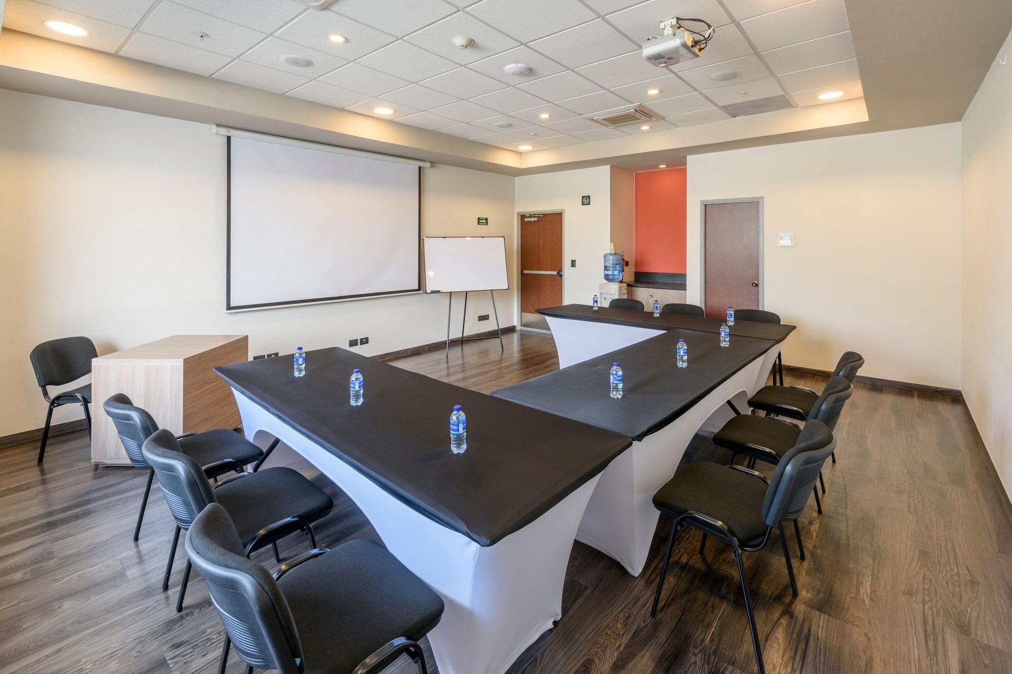 Sala de Reuniones City Express Plus by Marriott Bogota Aeropuerto