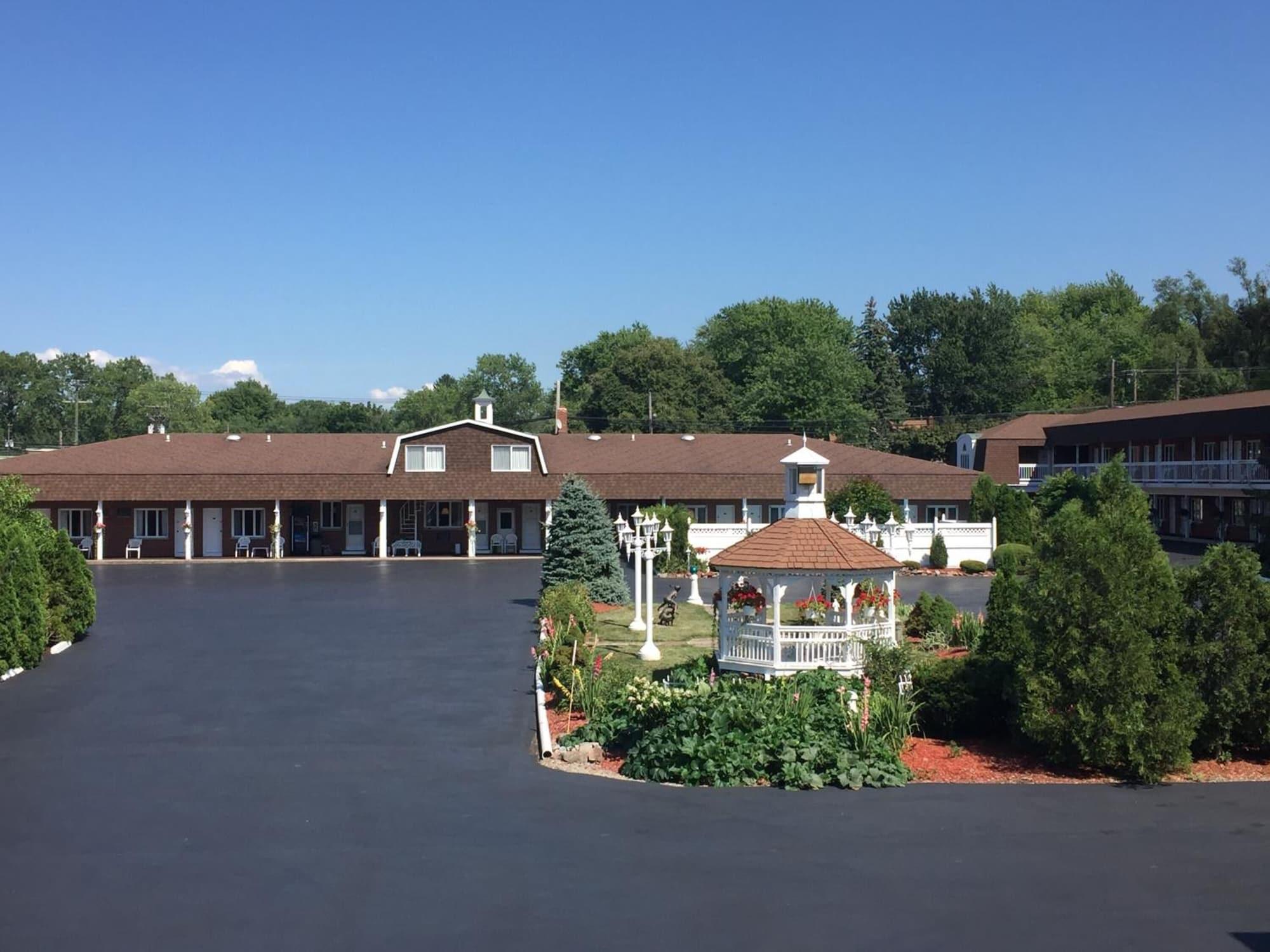 Vista Exterior Lockport Inn & Suites