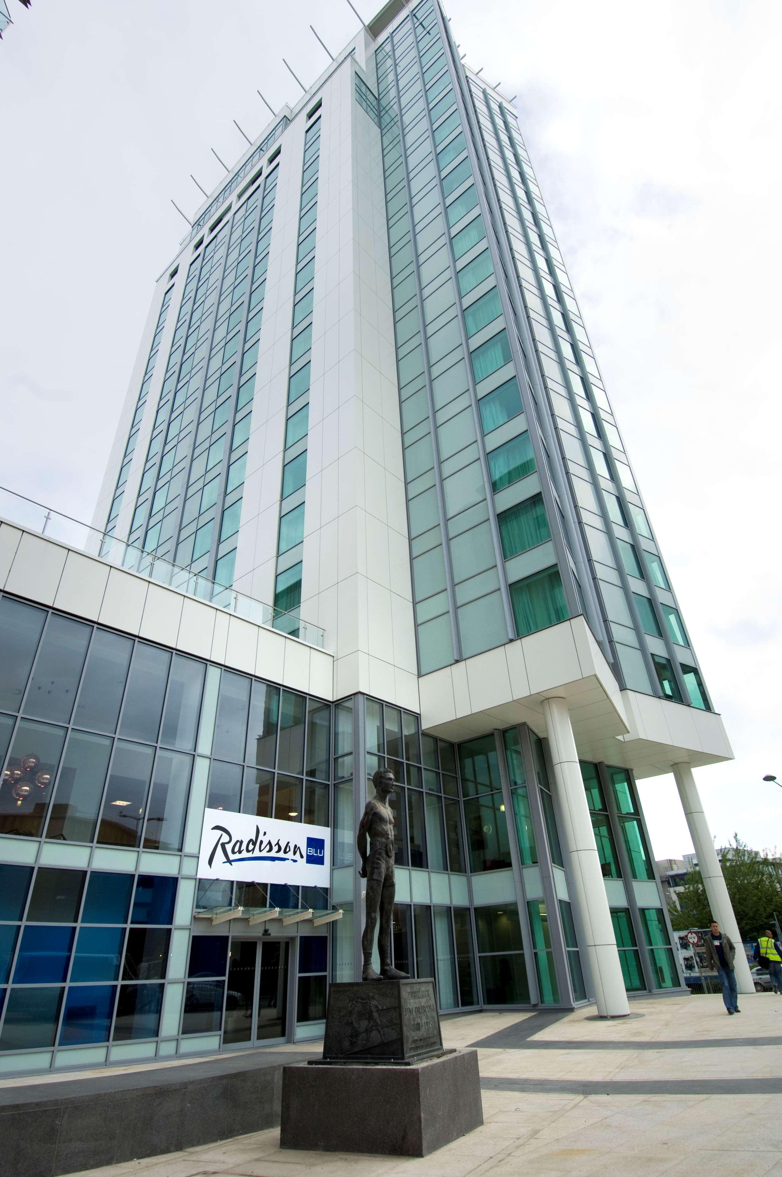 Vista Exterior Radisson Blu Hotel Cardiff
