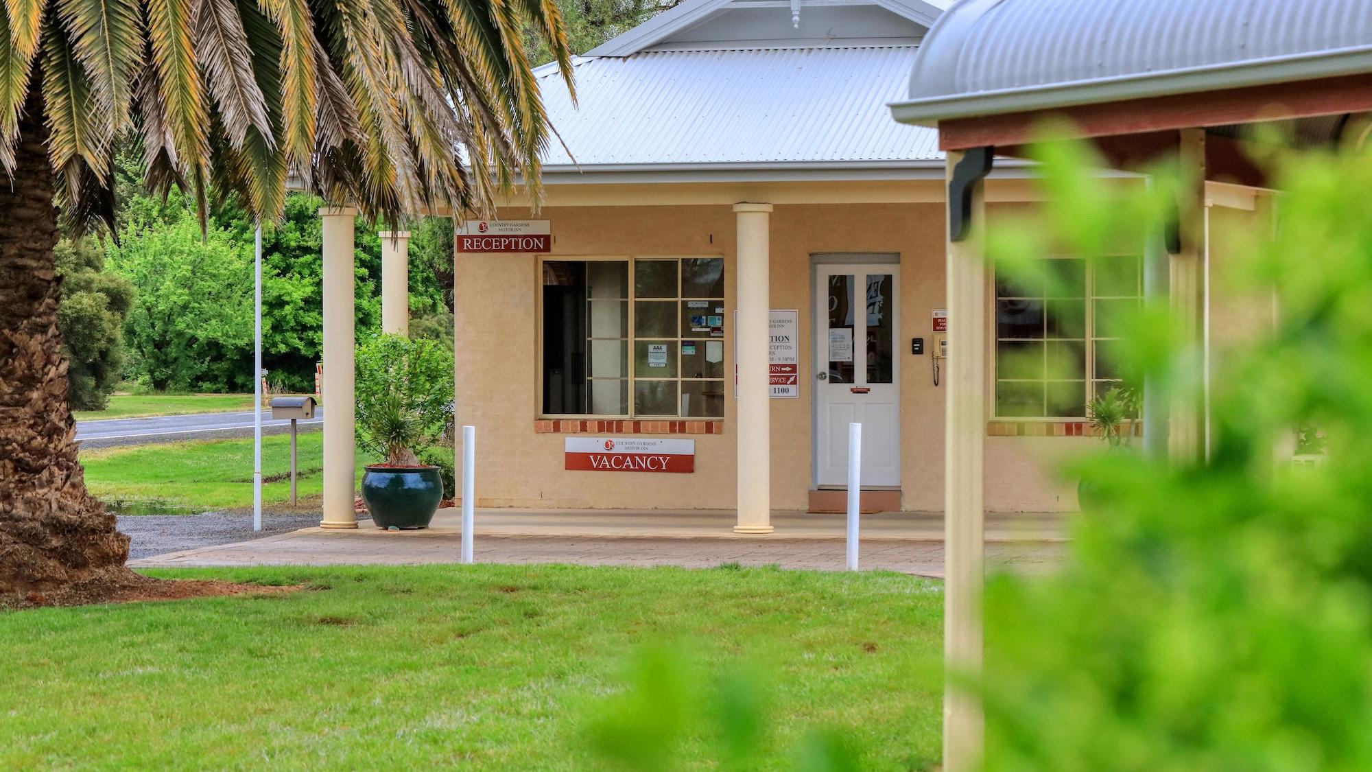 Vista Lobby Country Gardens Motor Inn