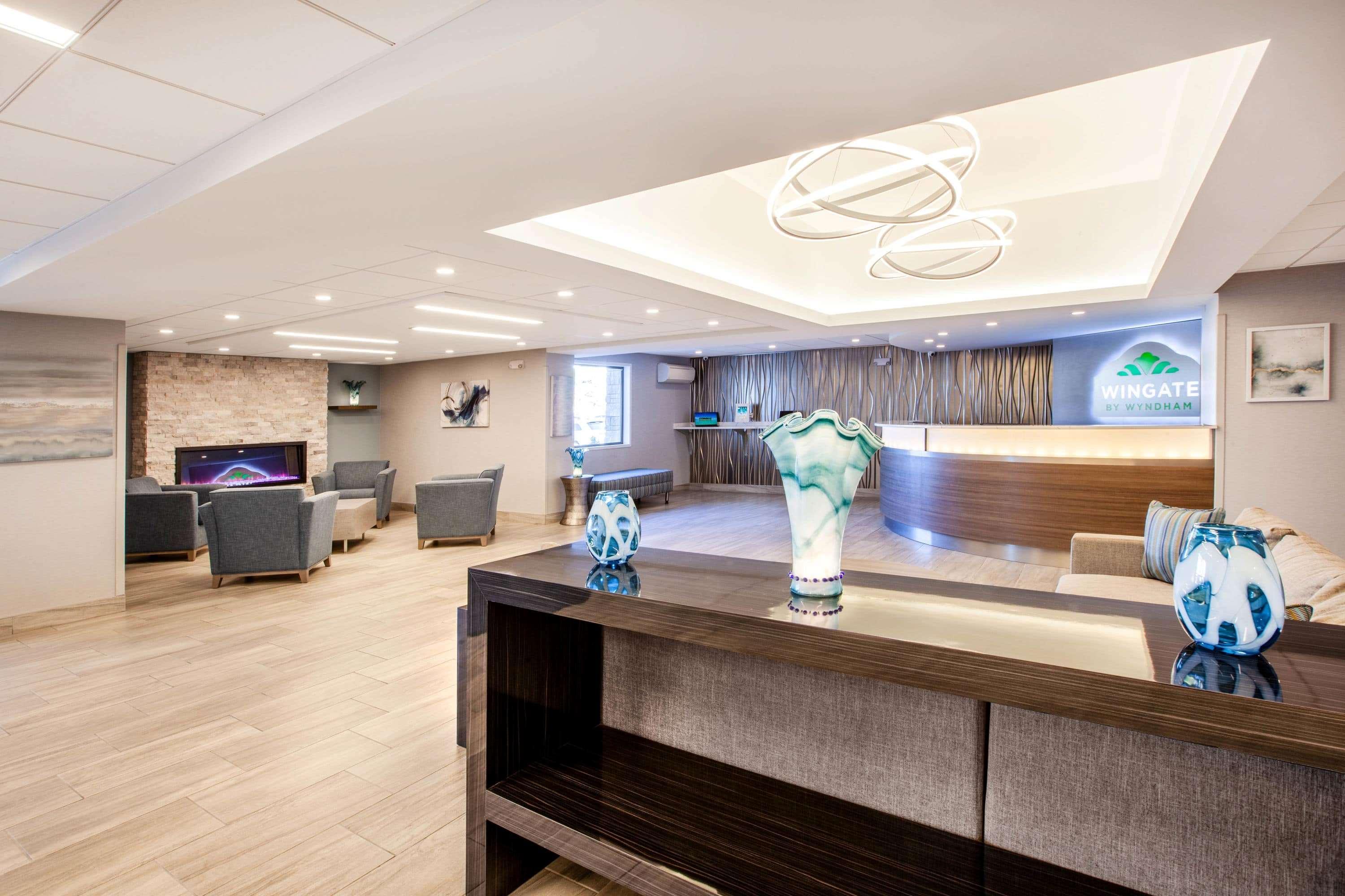 Vista Lobby Wingate by Wyndham Detroit Metro Airport