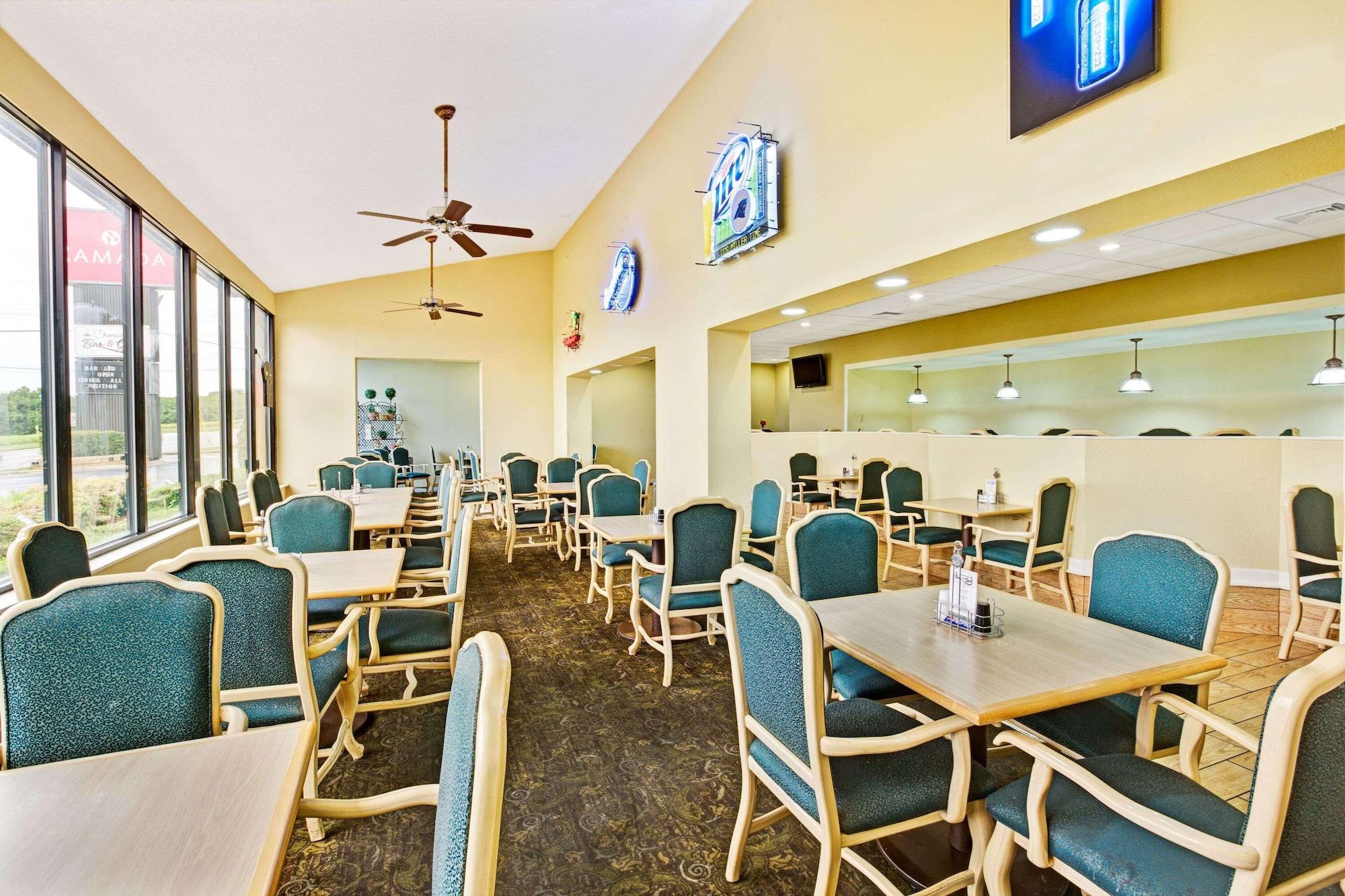 Restaurant Ramada by Wyndham Statesville
