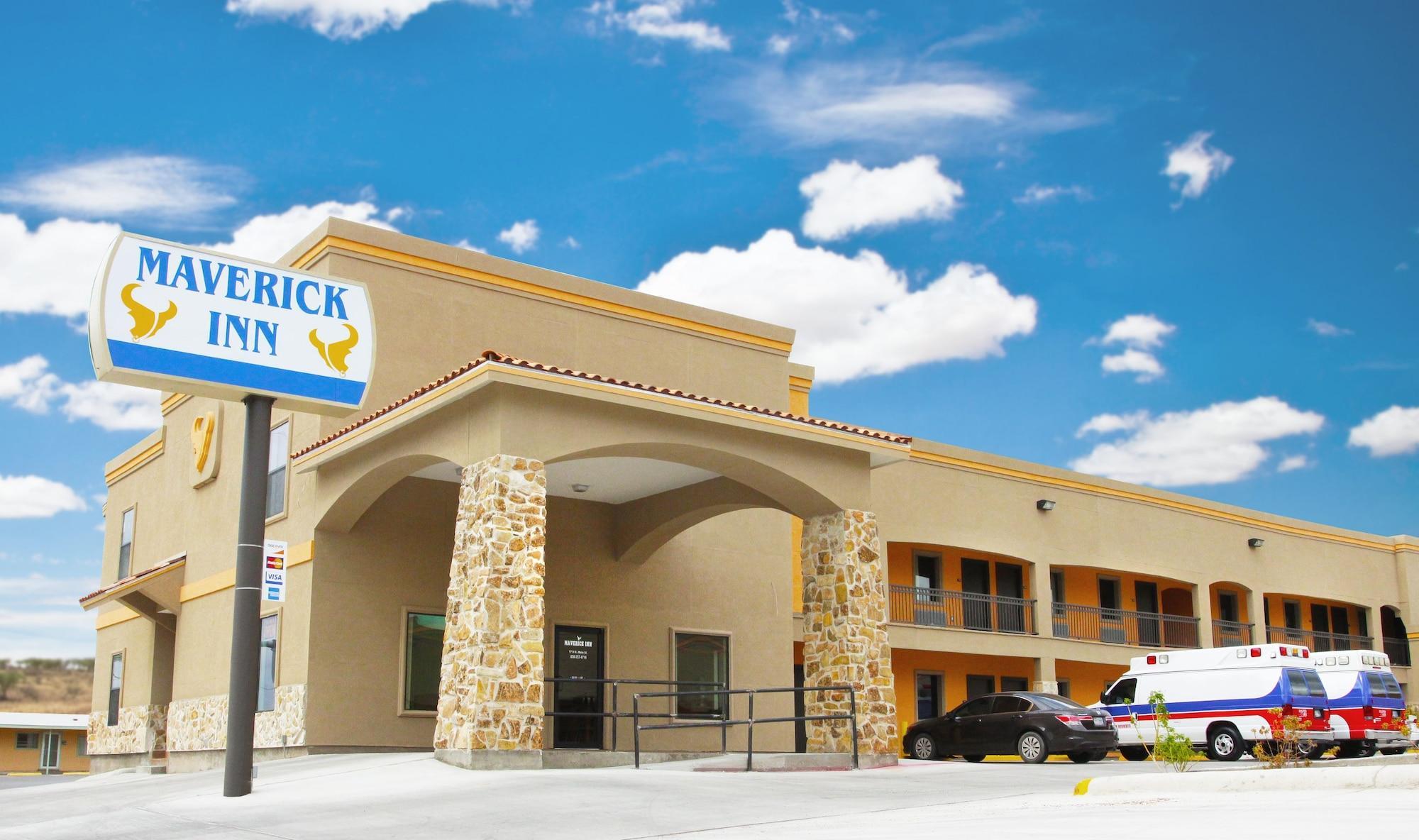 Vista Exterior Maverick Inn