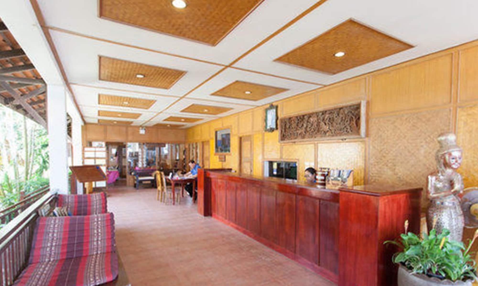 Vista Lobby Coral Hotel Bangsaphan