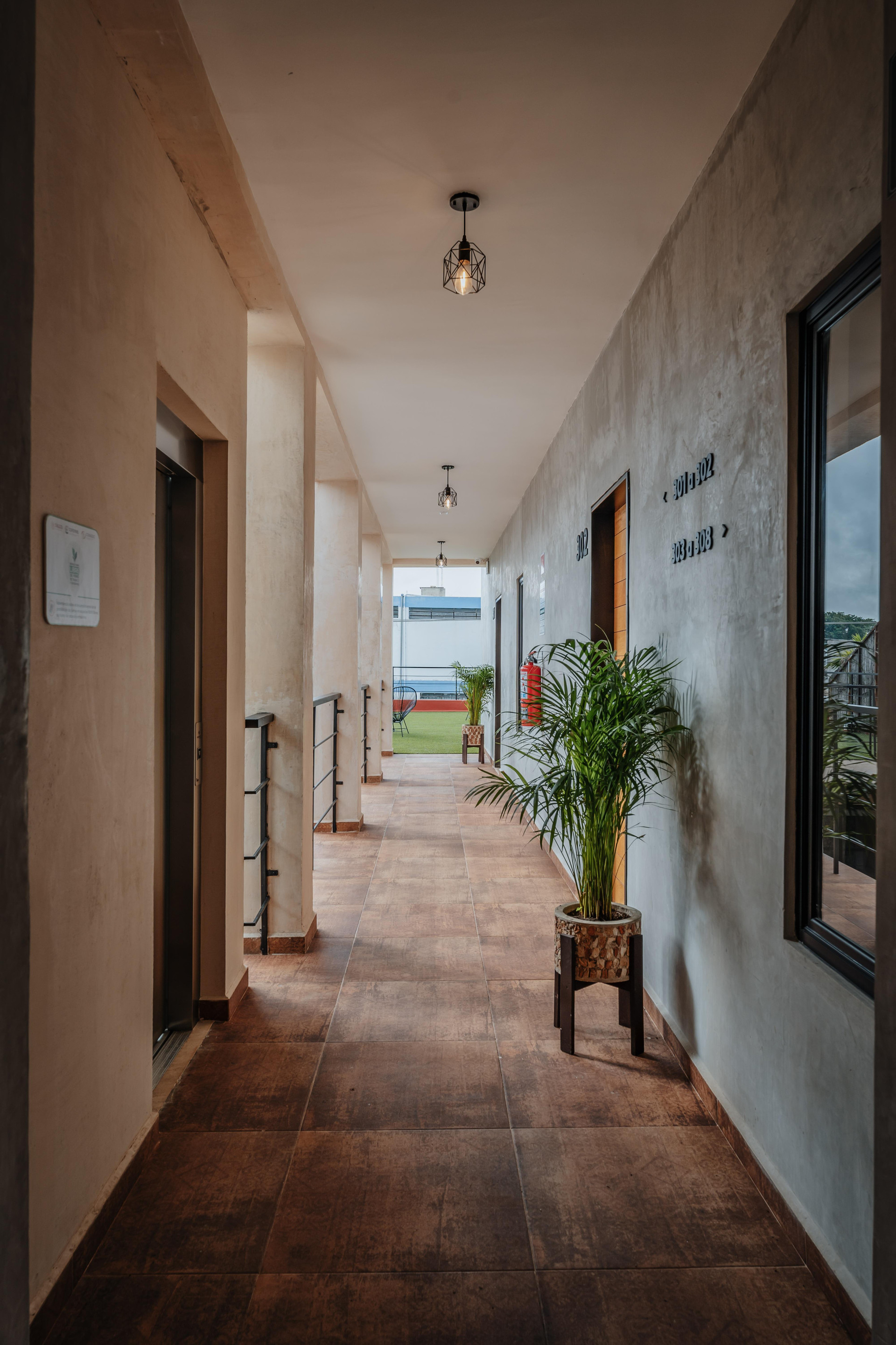 Corredores / Escaleras Hotel Casa 57 by Kavia