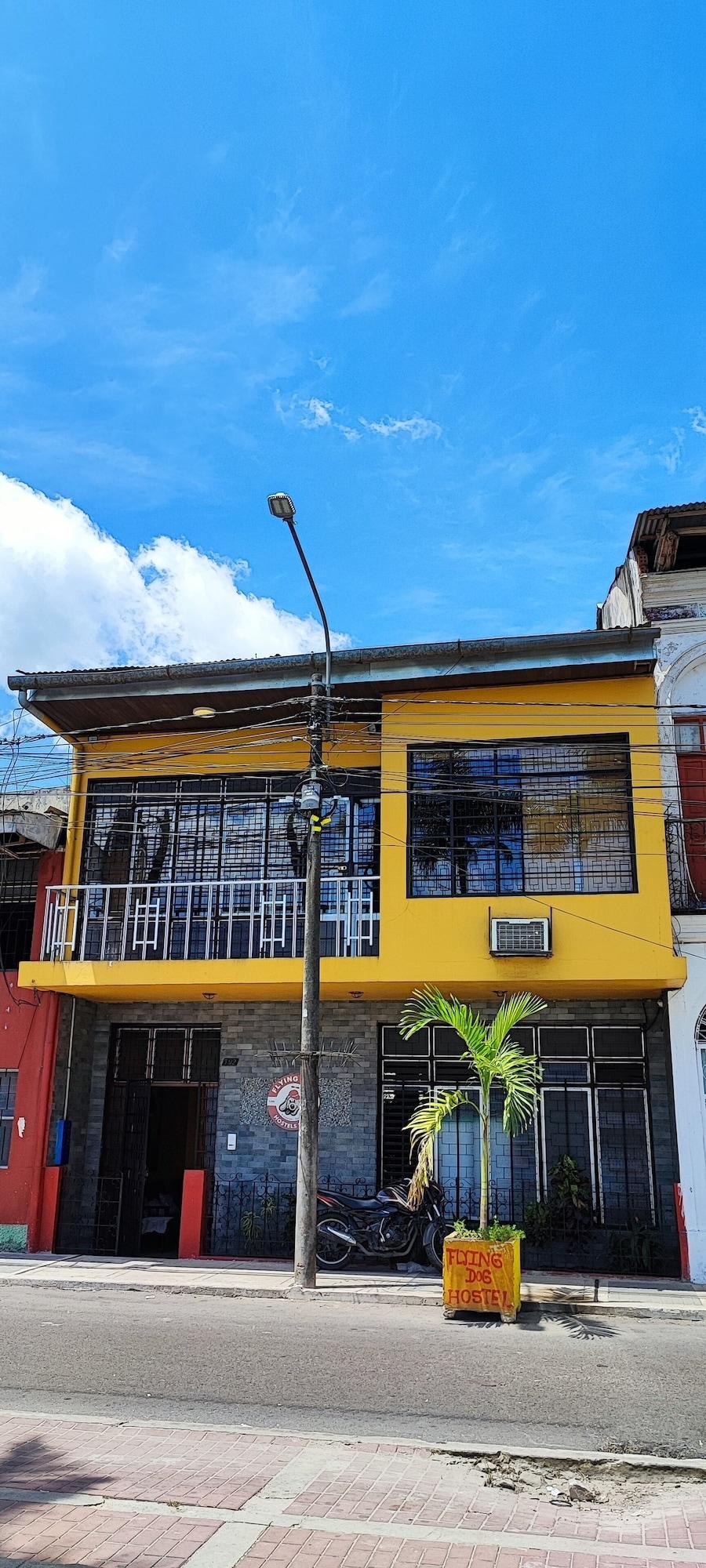 Varios Flying Dog Hostels Iquitos