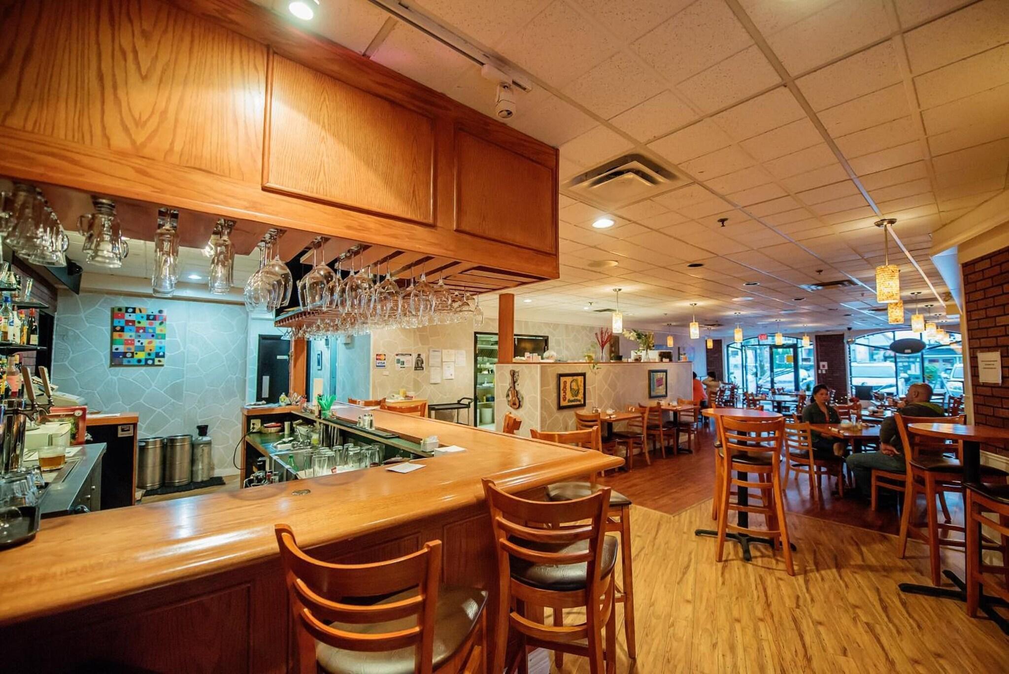 Bar/Salón Harrison Lake Hotel