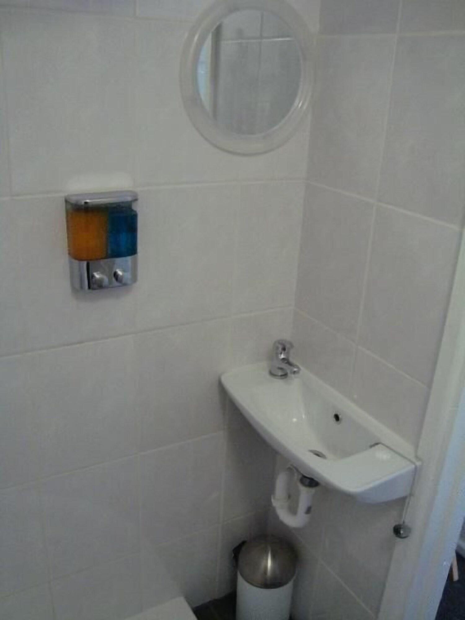 Equipamiento de Habitación Alma House