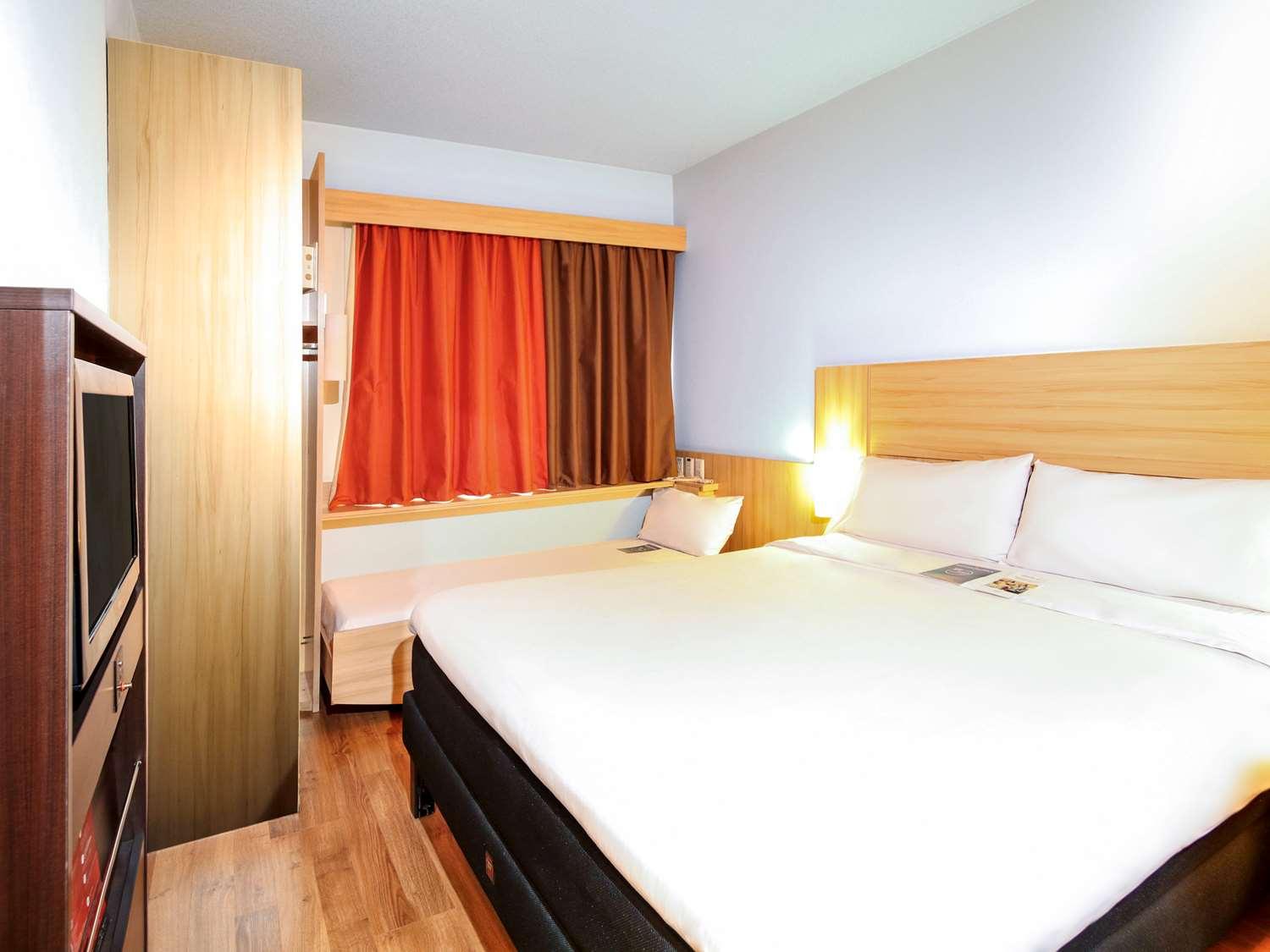 Hotel ibis Paris 17 Clichy-Batignolles - formerly Berthier