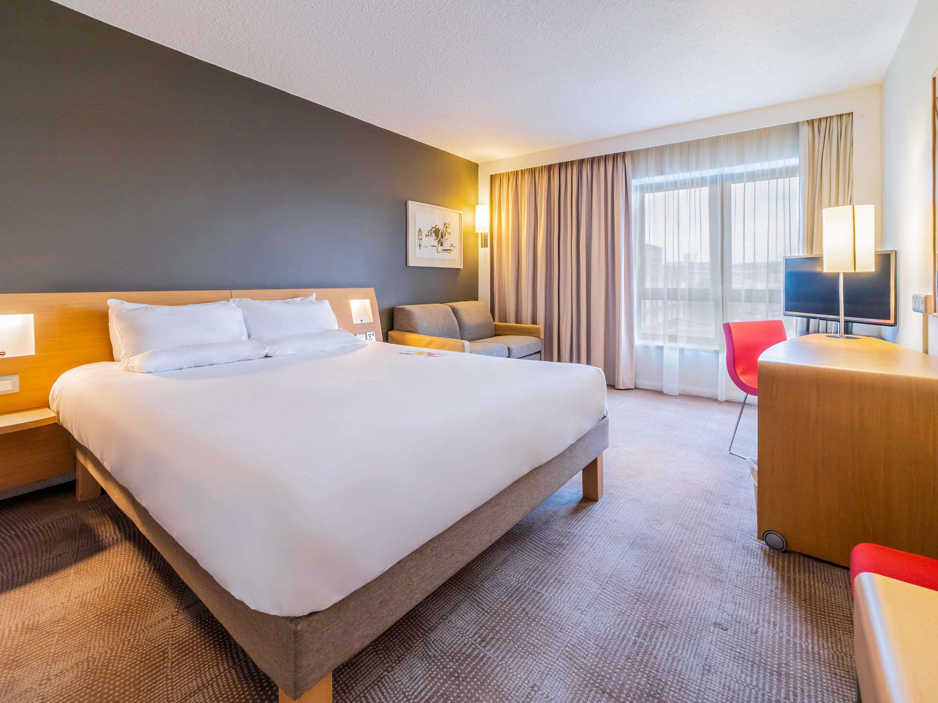 Vista Exterior Novotel Southampton