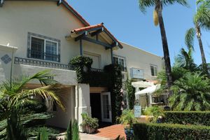 Alojamiento - Crown City Inn