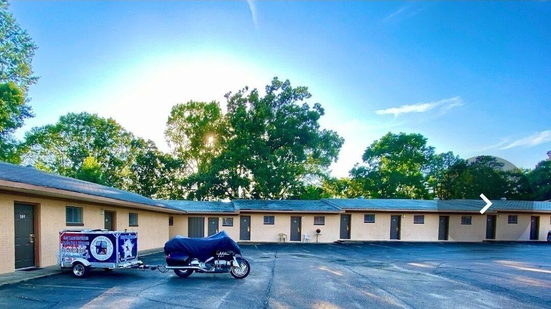 Varios Hollywood Motel