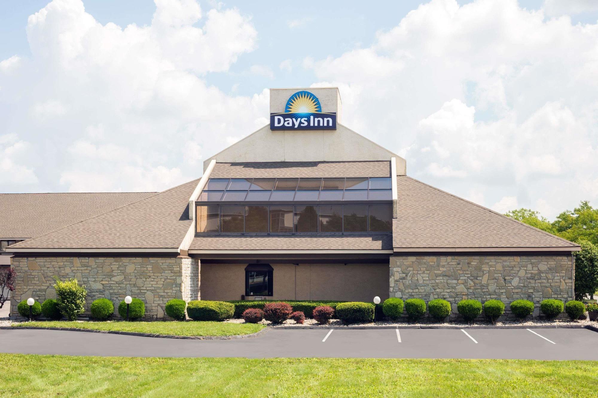 Vista Exterior Days Inn by Wyndham Maumee/Toledo